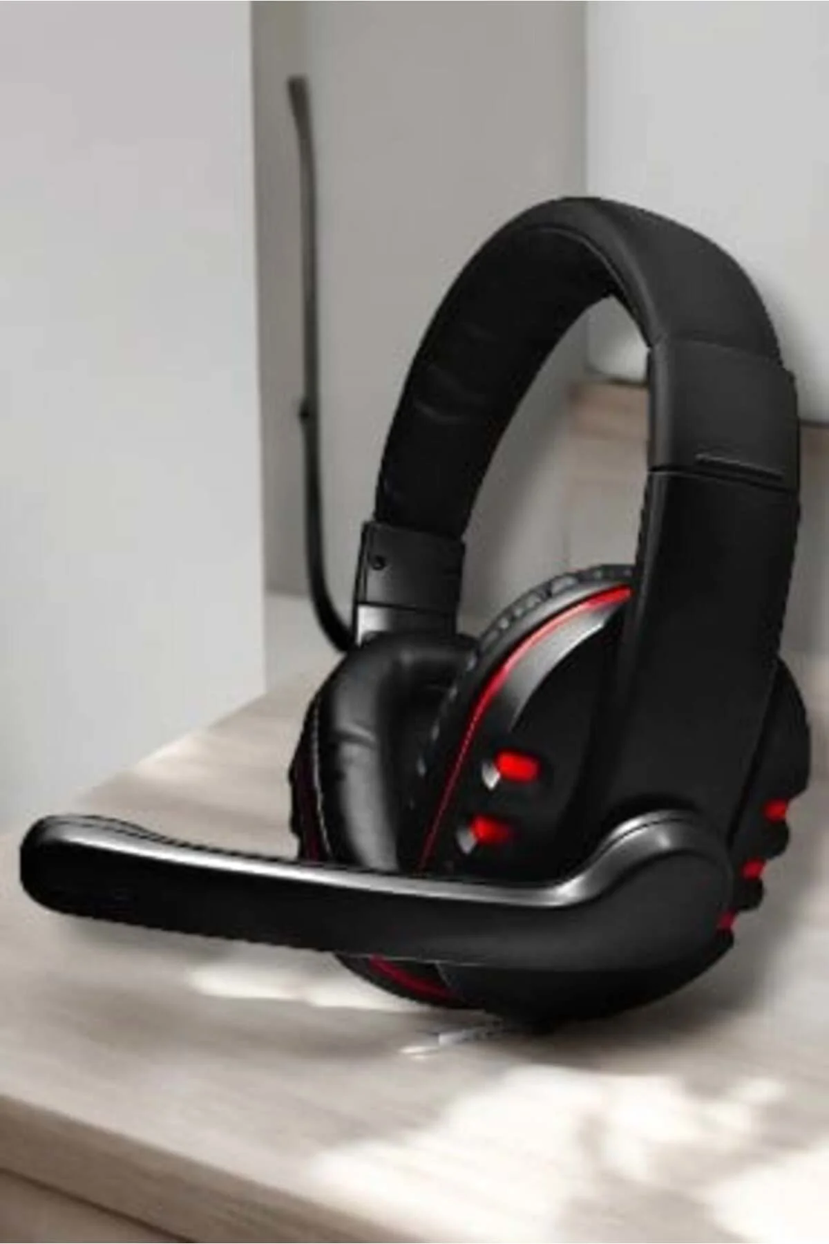 Yüksek Ses Kalitesi ve Aktif Gürültü Engelleme Özellikli Kablolu 