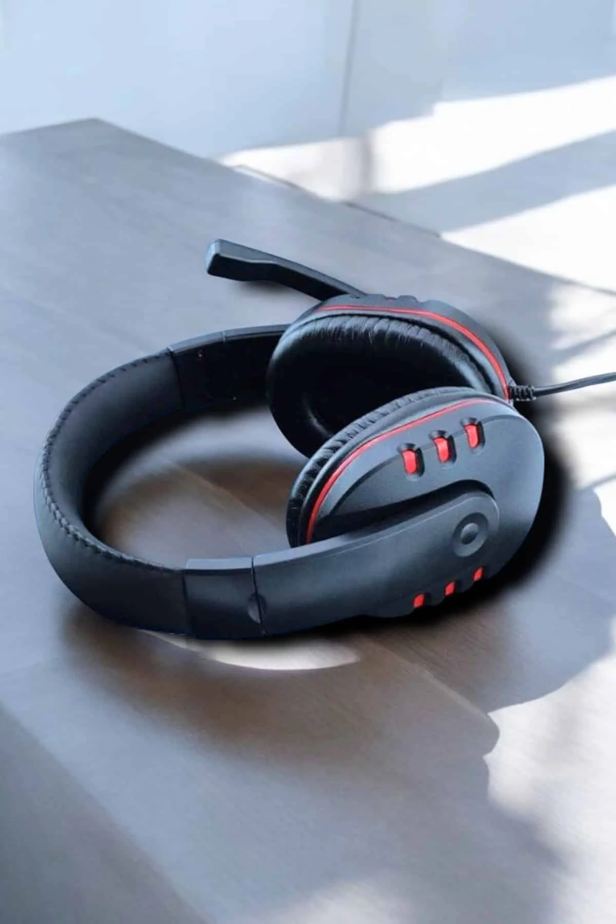 Yüksek Ses Kalitesi ve Aktif Gürültü Engelleme Özellikli Kablolu 