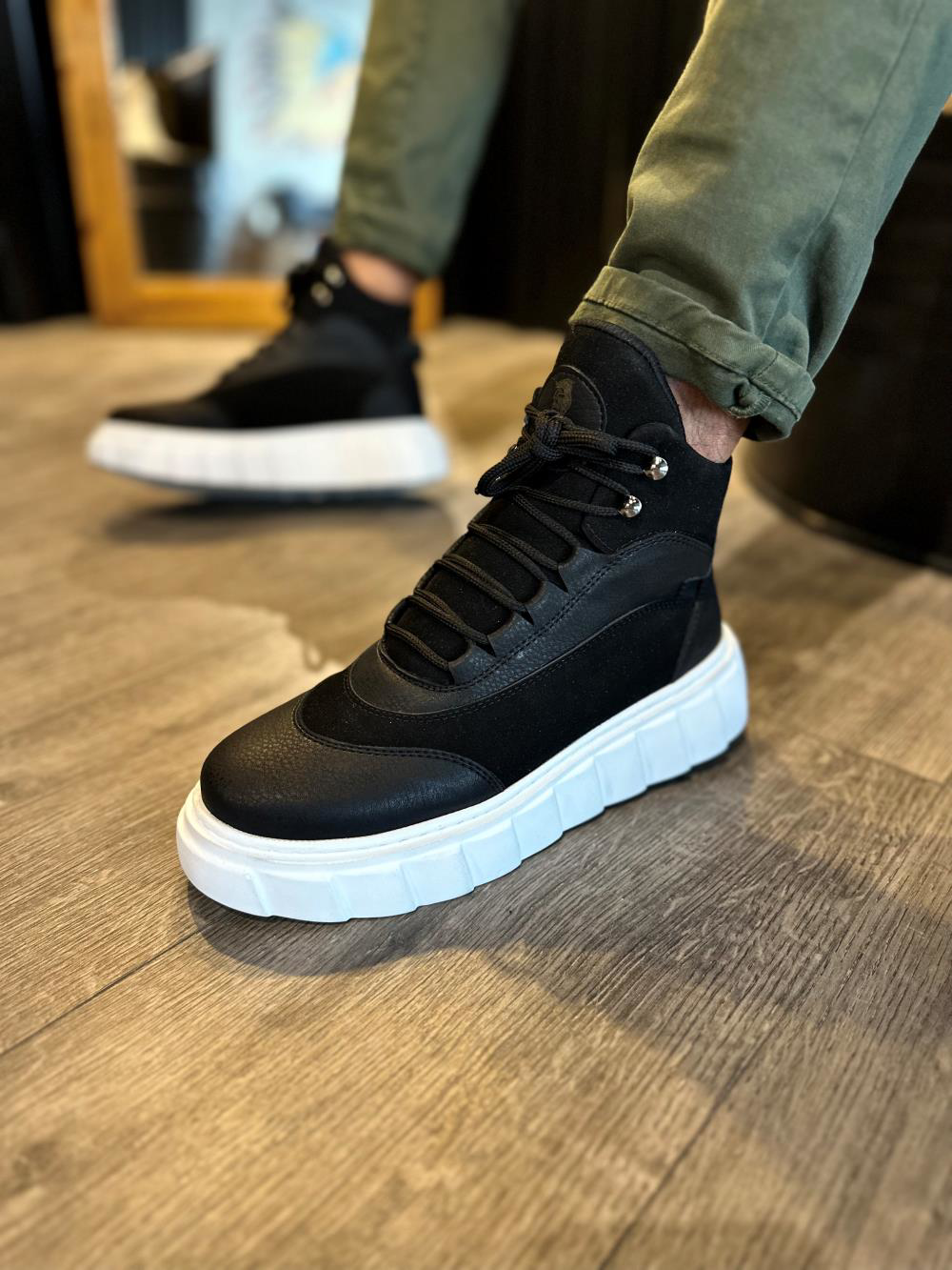 Yüksek Taban Bot 104 Siyah (Beyaz Taban) UP