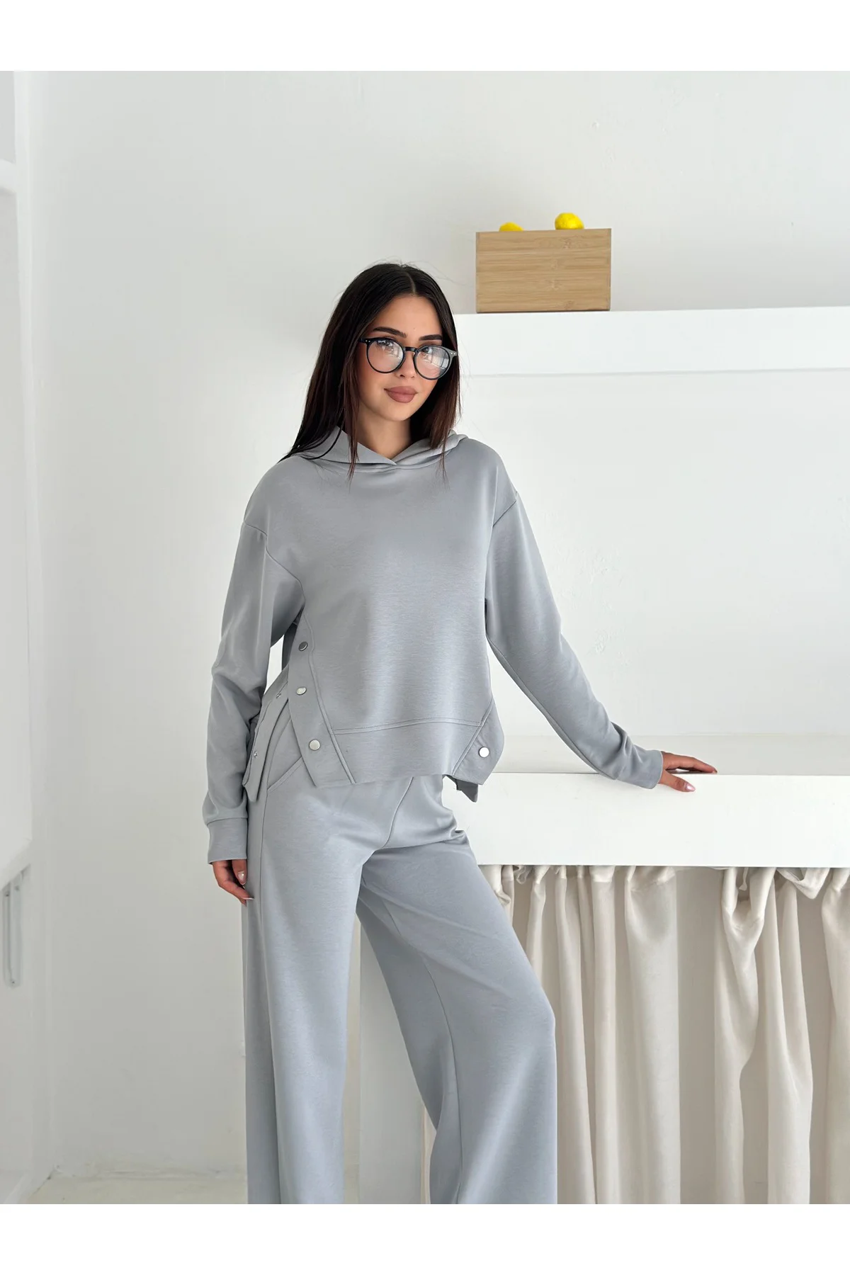 Yumuşak Dokulu Modal Kumaş Kapüşonlu Çıtçıt Detaylı Eşofman Takımı