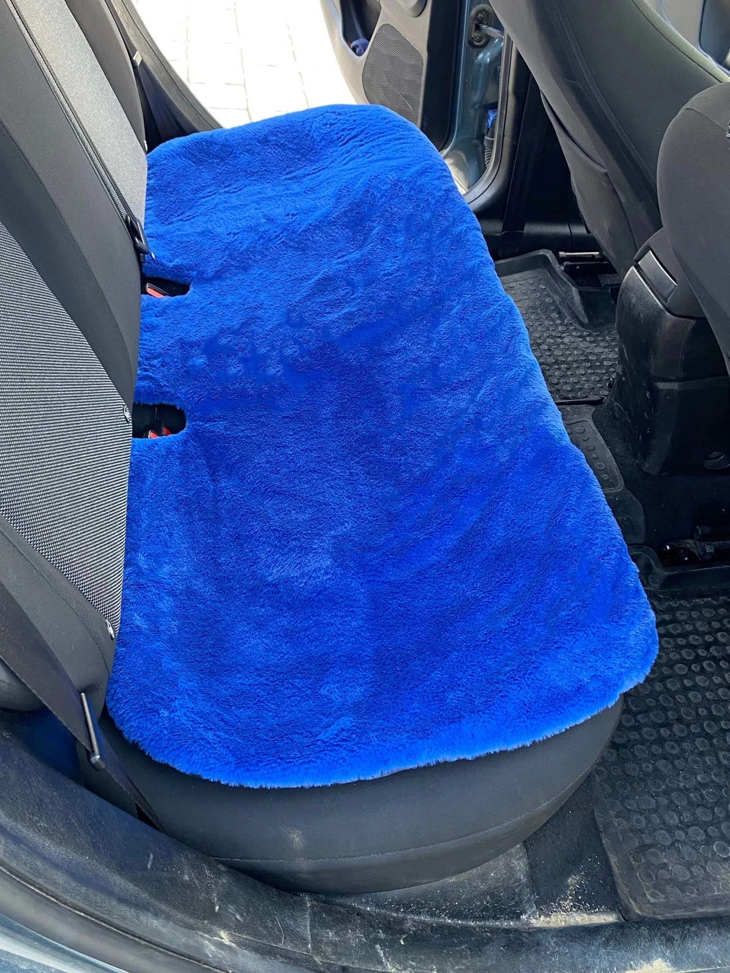 Yumuşak Tüylü Peluş Serme Oto Koltuk Minder Arka Mavi Yumuşak Tüylü Peluş Serme Oto Koltuk Minder Arka Mavi Fiyatı, Yorumları ve Özellikleri