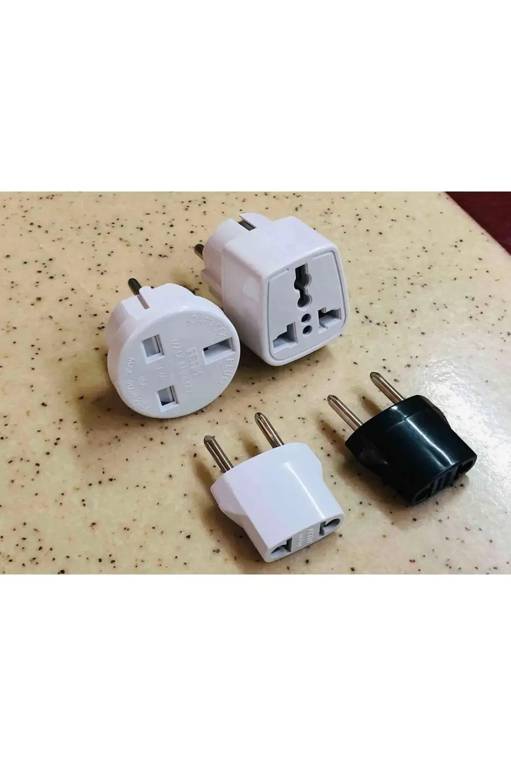 Yurt Dışı Elektronik Cihazlar Için 4 Ayrı Priz Dönüştürücü Seti A