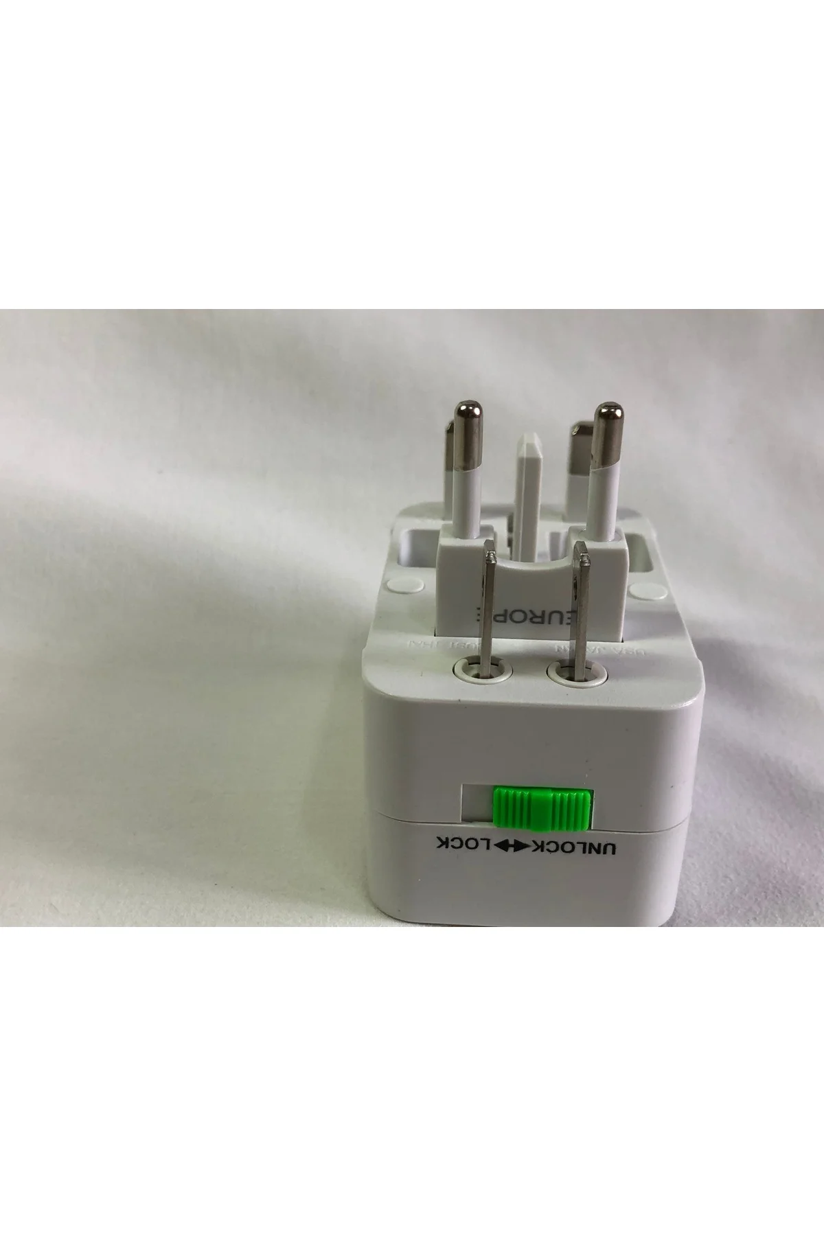 Yurt Dışı Seyahatler İçin Universal Priz Adaptörü – Telefon ve Süpürgeye Uygun Yurt Dışı Seyahatler İçin Universal Priz Adaptörü – Telefon ve Süpürgeye Uygun