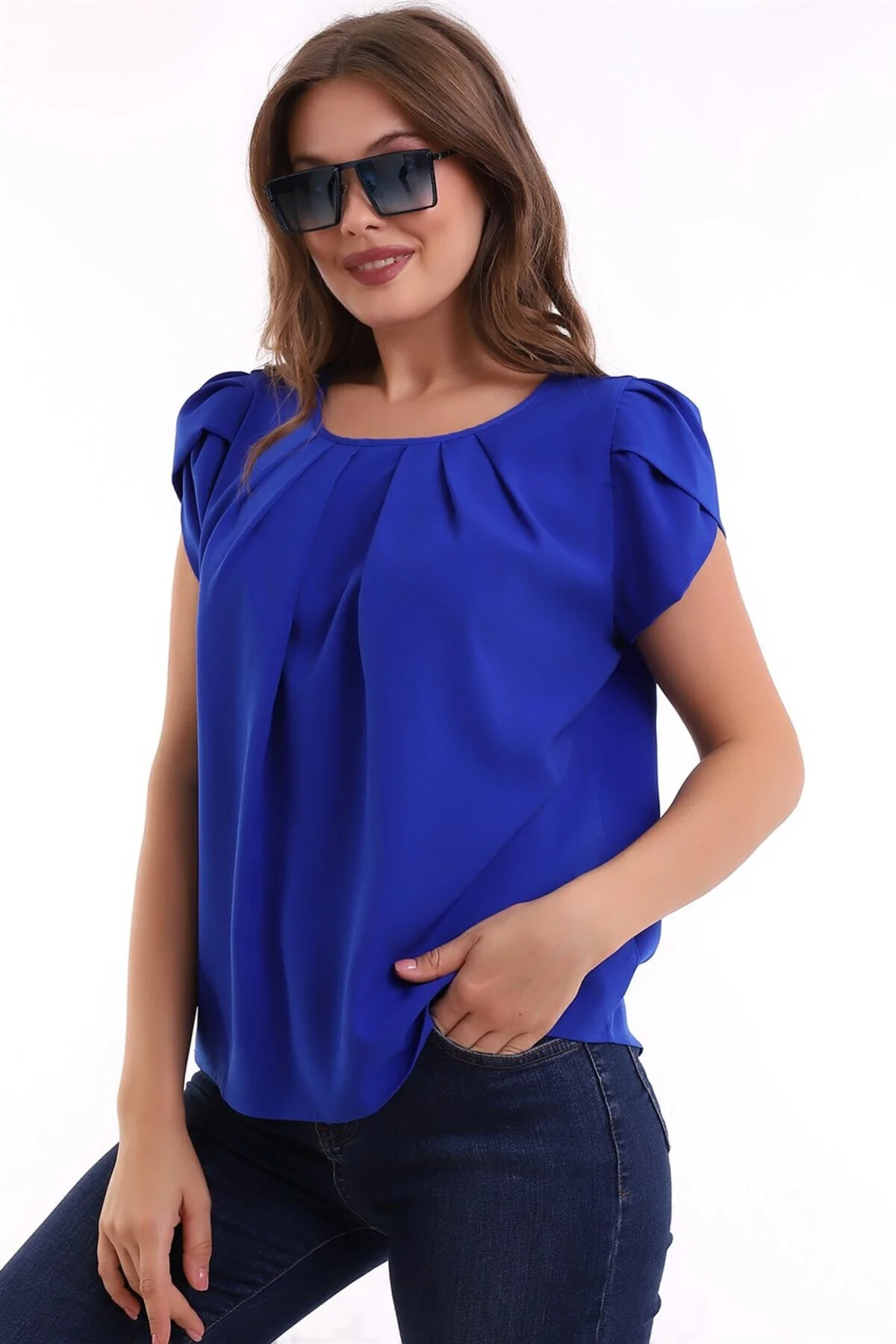 Yuvarlak Pileli Yakalı Kol Detaylı Rahat Kesim Kısa Kol Şık Ve Cool Bluz