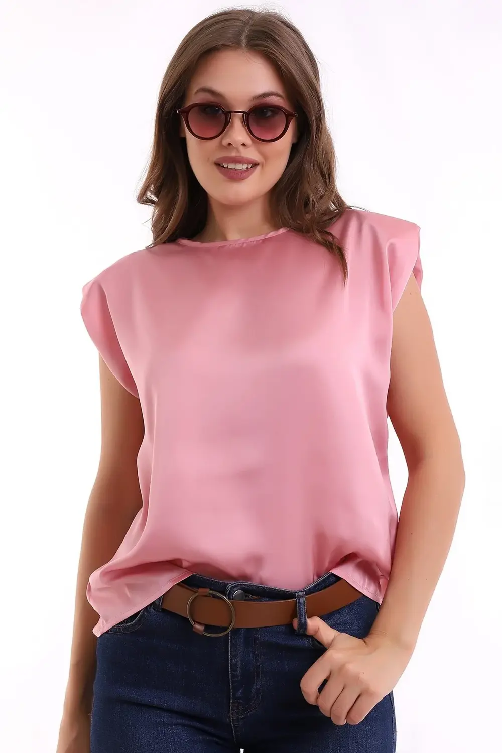 Yuvarlak Yaka Kolsuz Vatkalı Rahat Kesim Düğmeli Şık Ve Cool Sate