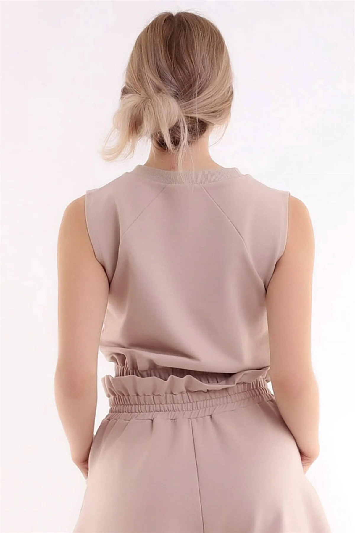 Yuvarlak Yaka Kolsuz Beli Lastikli Esnek Rahat Kesim Kısa Crop Bl