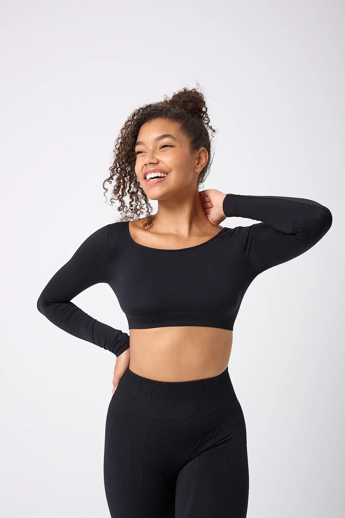 Yuvarlak Yaka Uzun Kollu Seamless Crop