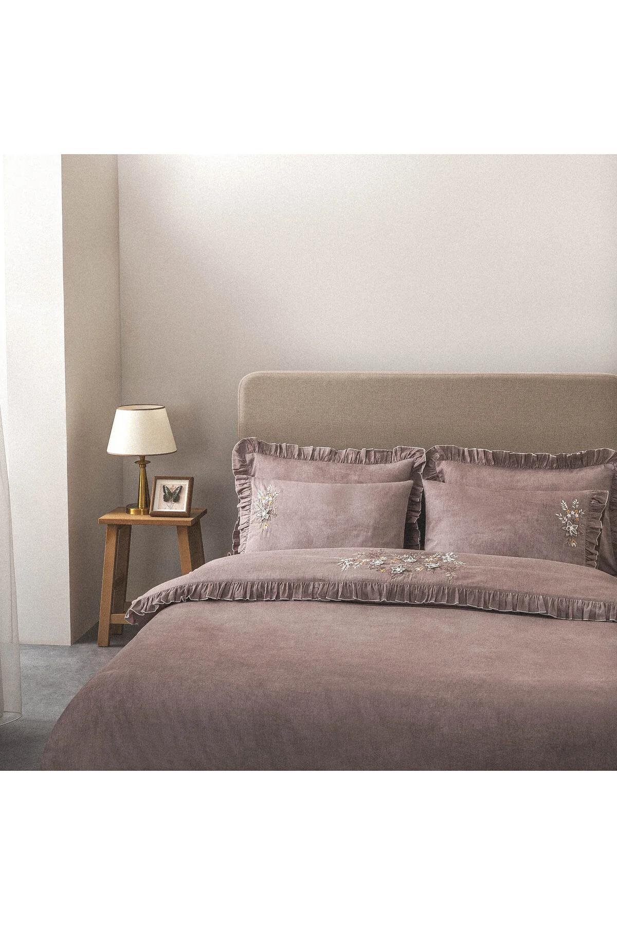 Zaira Çift Kişilik Nevresim Takımı %100 Organik Pamuk Saten El Nakışlı Pudra 200x220 Cm Zaira Çift Kişilik Nevresim Takımı %100 Organik Pamuk Saten El Nakışlı Pudra 200x220 Cm