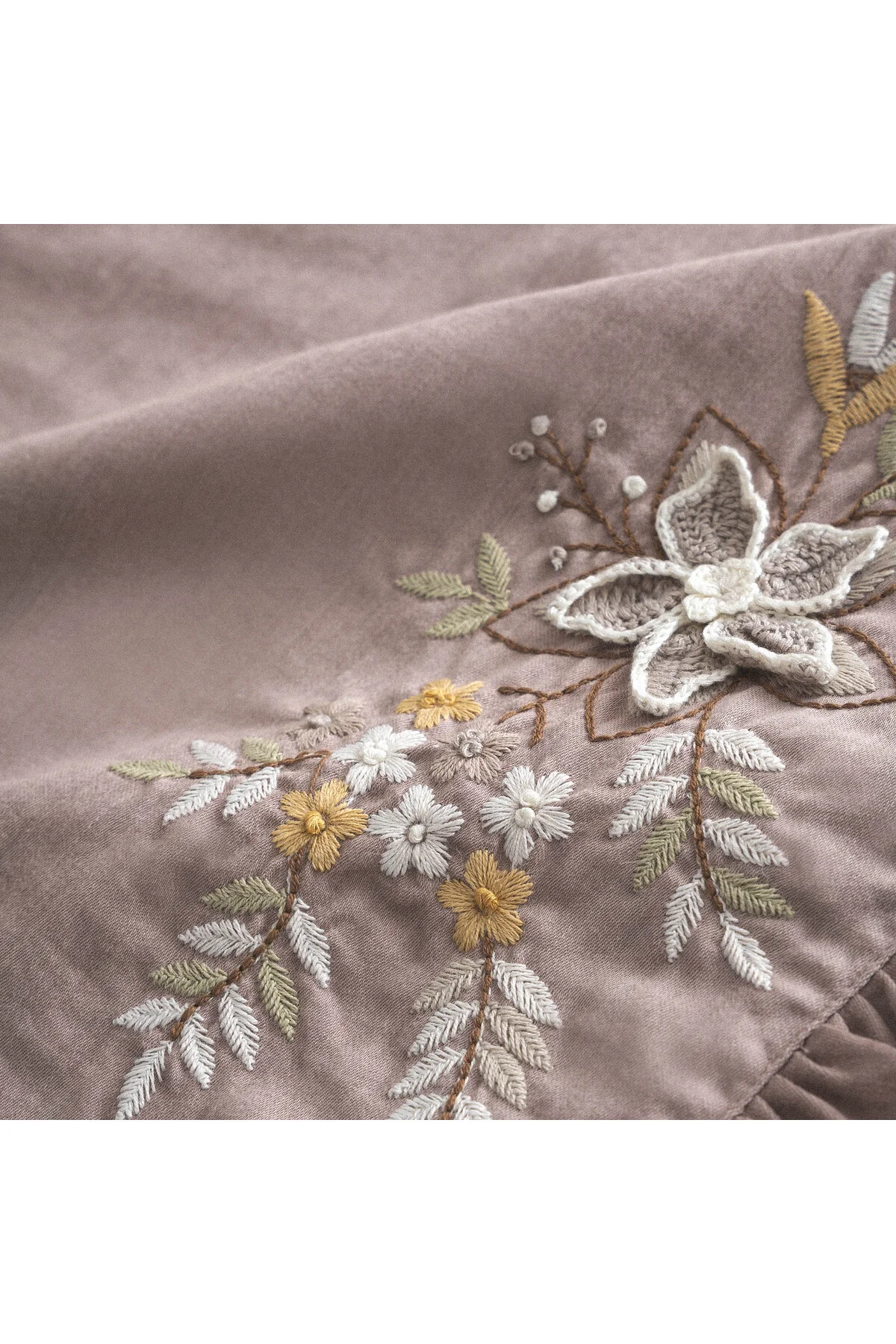 Zaira Çift Kişilik Nevresim Takımı %100 Organik Pamuk Saten El Nakışlı Pudra 200x220 Cm Zaira Çift Kişilik Nevresim Takımı %100 Organik Pamuk Saten El Nakışlı Pudra 200x220 Cm