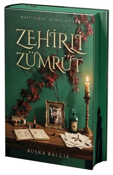 Zehirli Zümrüt (Yan Boyamalı Özel Baskı) Fiyatı, Yorumları ve Özellikleri