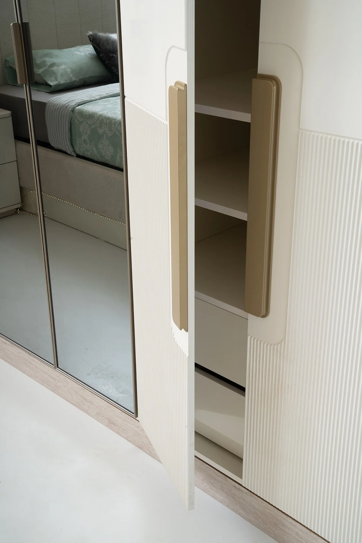 ZEN MDF 6 KAPILI DOLAP Fiyatı, Yorumları ve Özellikleri