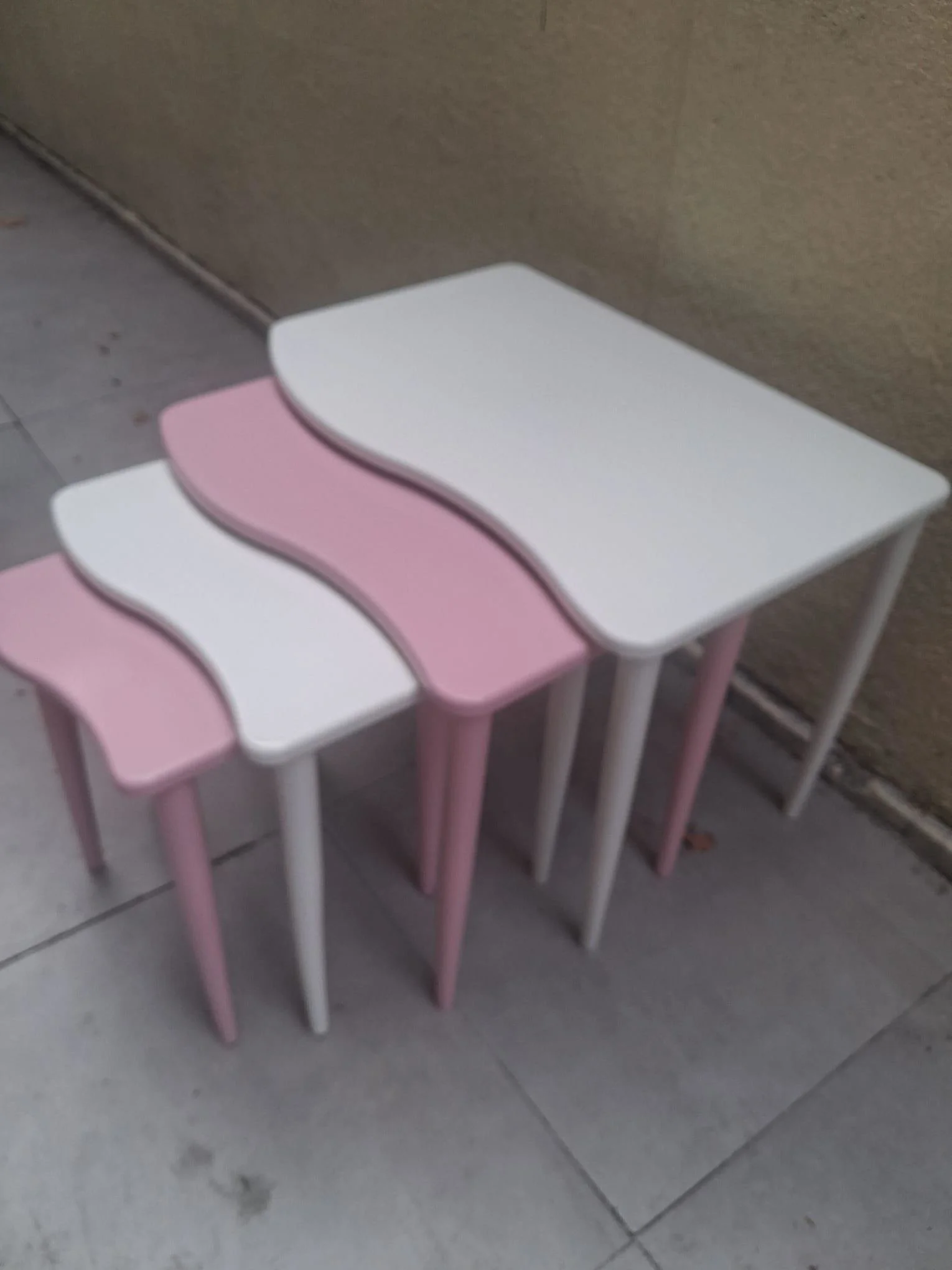Zigon 17643 S Model Kayın RETRO Ayak Parlak pembe-beyaz renk MDF Tabla El Yapı Zigon 17643 S Model Kayın RETRO Ayak Parlak pembe-beyaz renk MDF Tabla El Yapı Fiyatı, Yorumları ve Özellikleri