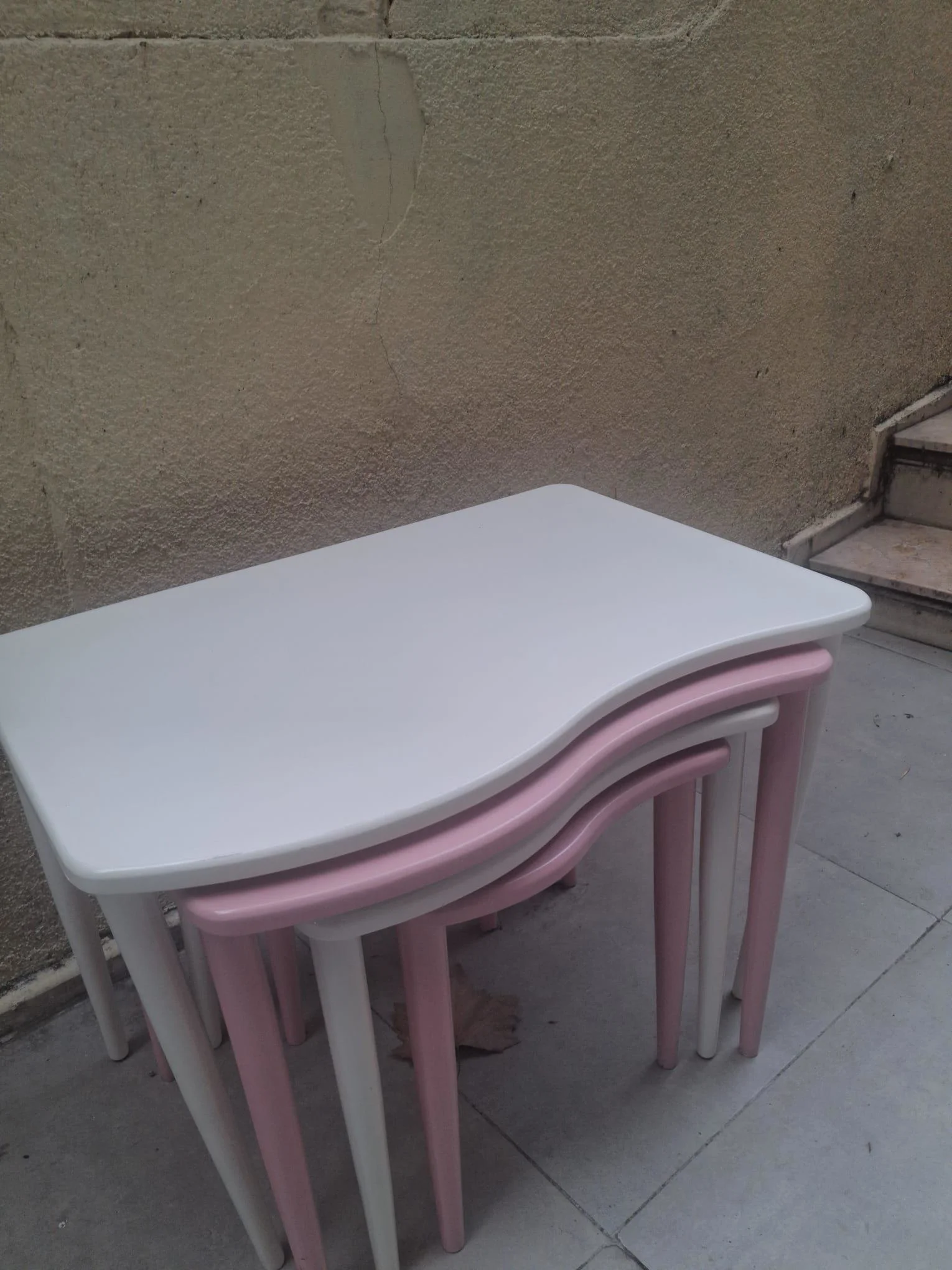 Zigon 17643 S Model Kayın RETRO Ayak Parlak pembe-beyaz renk MDF Tabla El Yapı Zigon 17643 S Model Kayın RETRO Ayak Parlak pembe-beyaz renk MDF Tabla El Yapı Fiyatı, Yorumları ve Özellikleri
