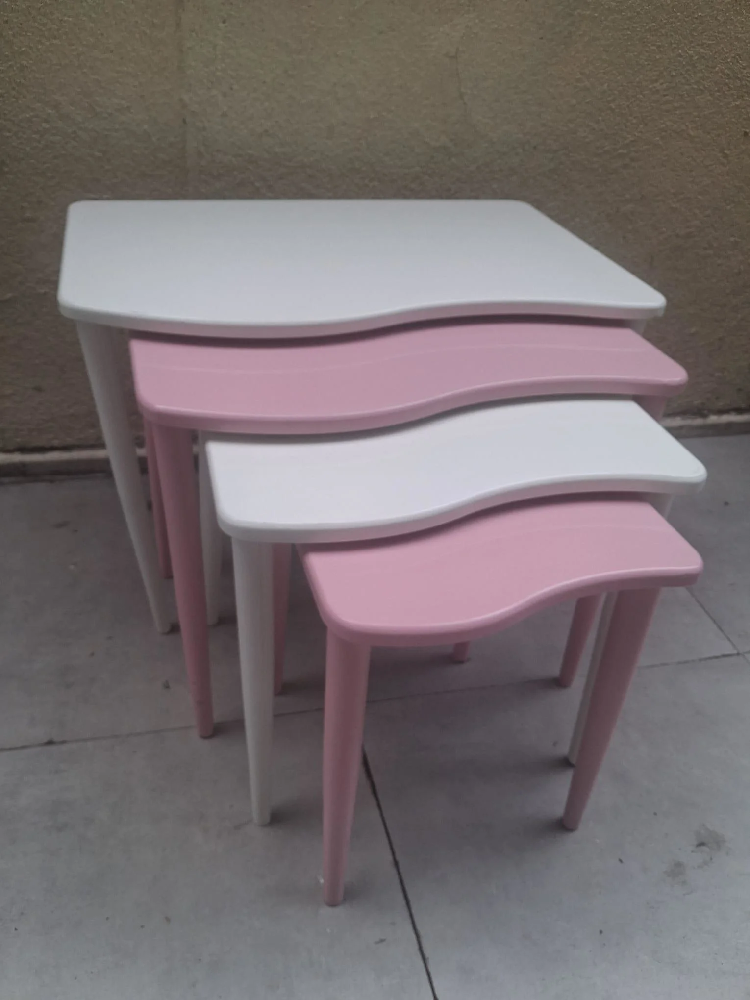 Zigon 17643 S Model Kayın RETRO Ayak Parlak pembe-beyaz renk MDF Tabla El Yapı Zigon 17643 S Model Kayın RETRO Ayak Parlak pembe-beyaz renk MDF Tabla El Yapı Fiyatı, Yorumları ve Özellikleri