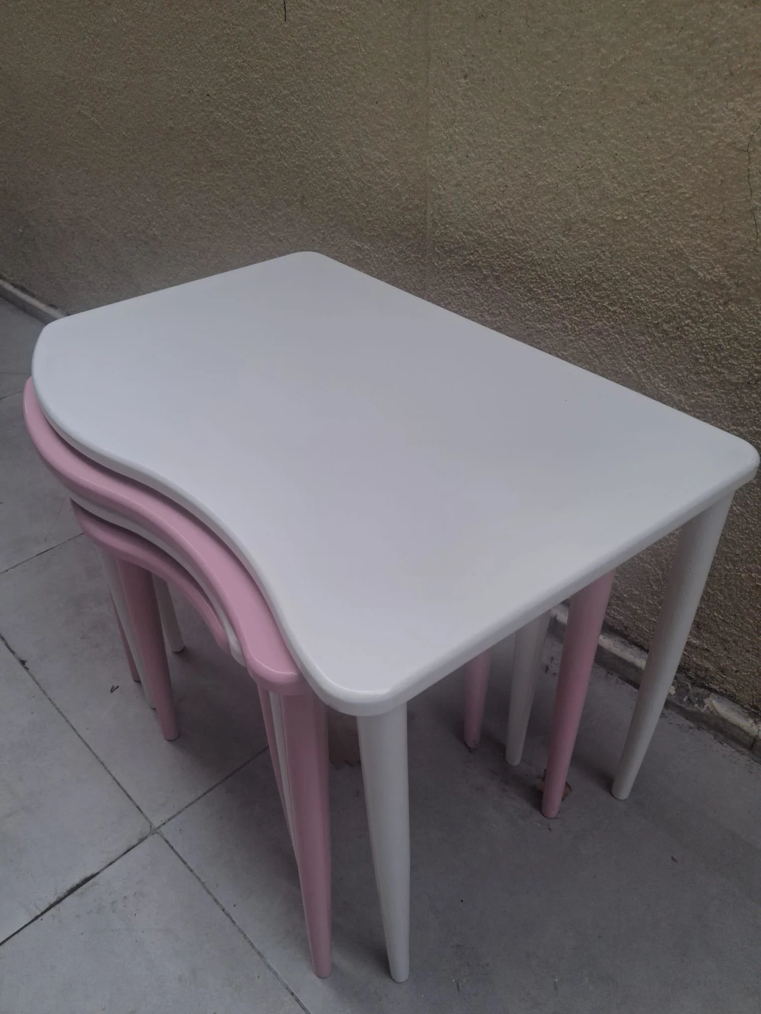 Zigon 17643 S Model Kayın RETRO Ayak Parlak pembe-beyaz renk MDF Tabla El Yapı Zigon 17643 S Model Kayın RETRO Ayak Parlak pembe-beyaz renk MDF Tabla El Yapı Fiyatı, Yorumları ve Özellikleri