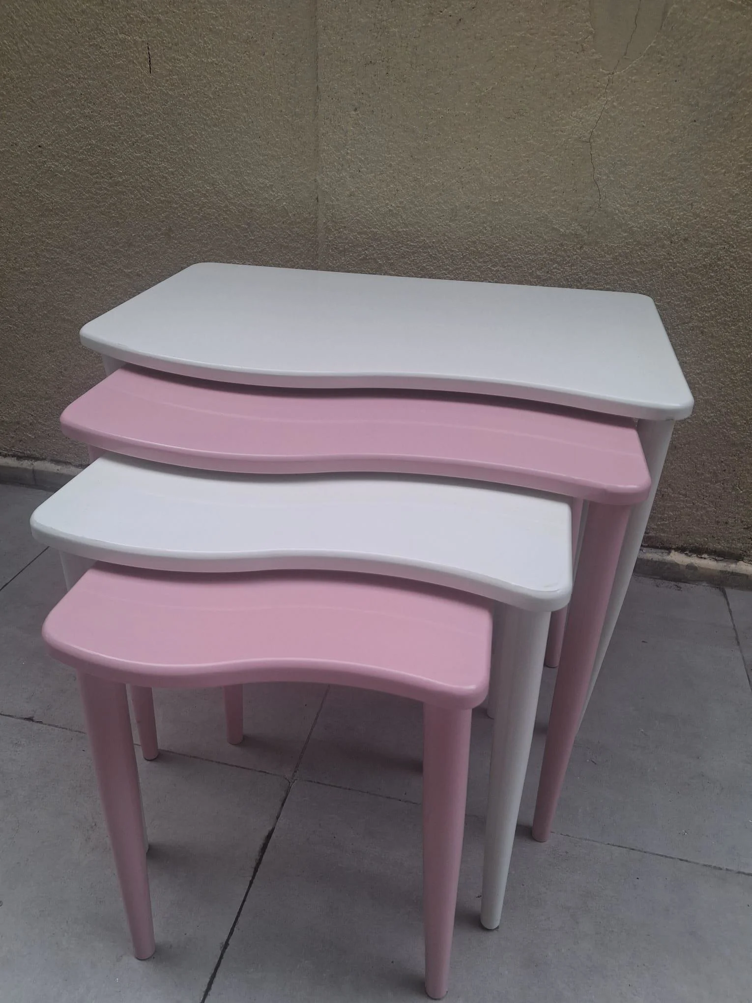 Zigon 17643 S Model Kayın RETRO Ayak Parlak pembe-beyaz renk MDF Tabla El Yapı Zigon 17643 S Model Kayın RETRO Ayak Parlak pembe-beyaz renk MDF Tabla El Yapı Fiyatı, Yorumları ve Özellikleri