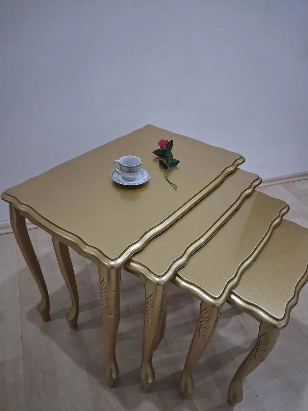 Zigon 17697 Klasik Model Sehpa Parlak GOLD renk Kayın El Oyma Asl Zigon 17697 Klasik Model Sehpa Parlak GOLD renk Kayın El Oyma Asl