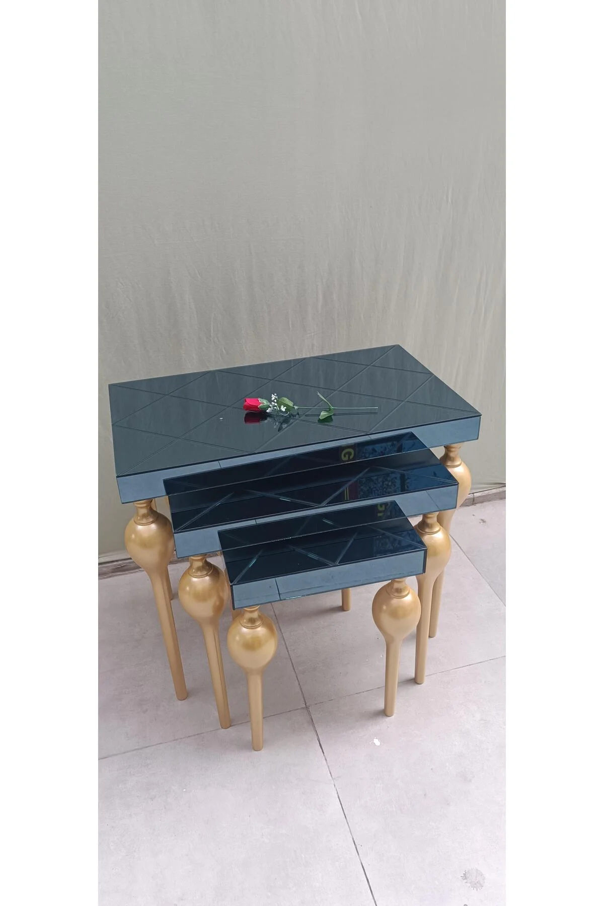 Zigon ILGZ 12618 TOMBUL Model Kayın ayak MDF tabla gold Çizgili Füme cam Kaplama - Görsel 8