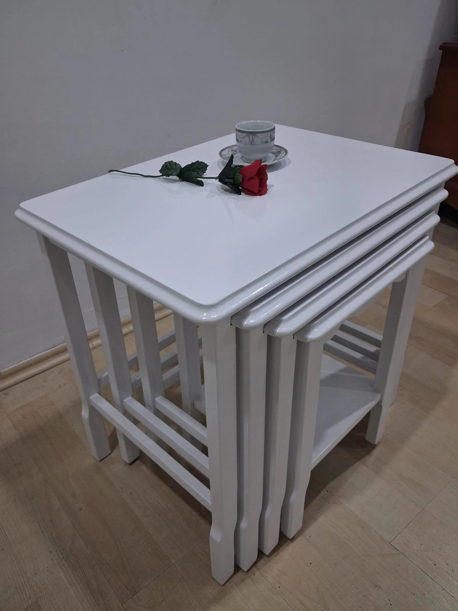Zigon Sehpa 14599 Kayın Ahşap Klasik Model Lake Parlak Beyaz Renk 4lü El Yapım Fiyatı, Yorumları ve Özellikleri