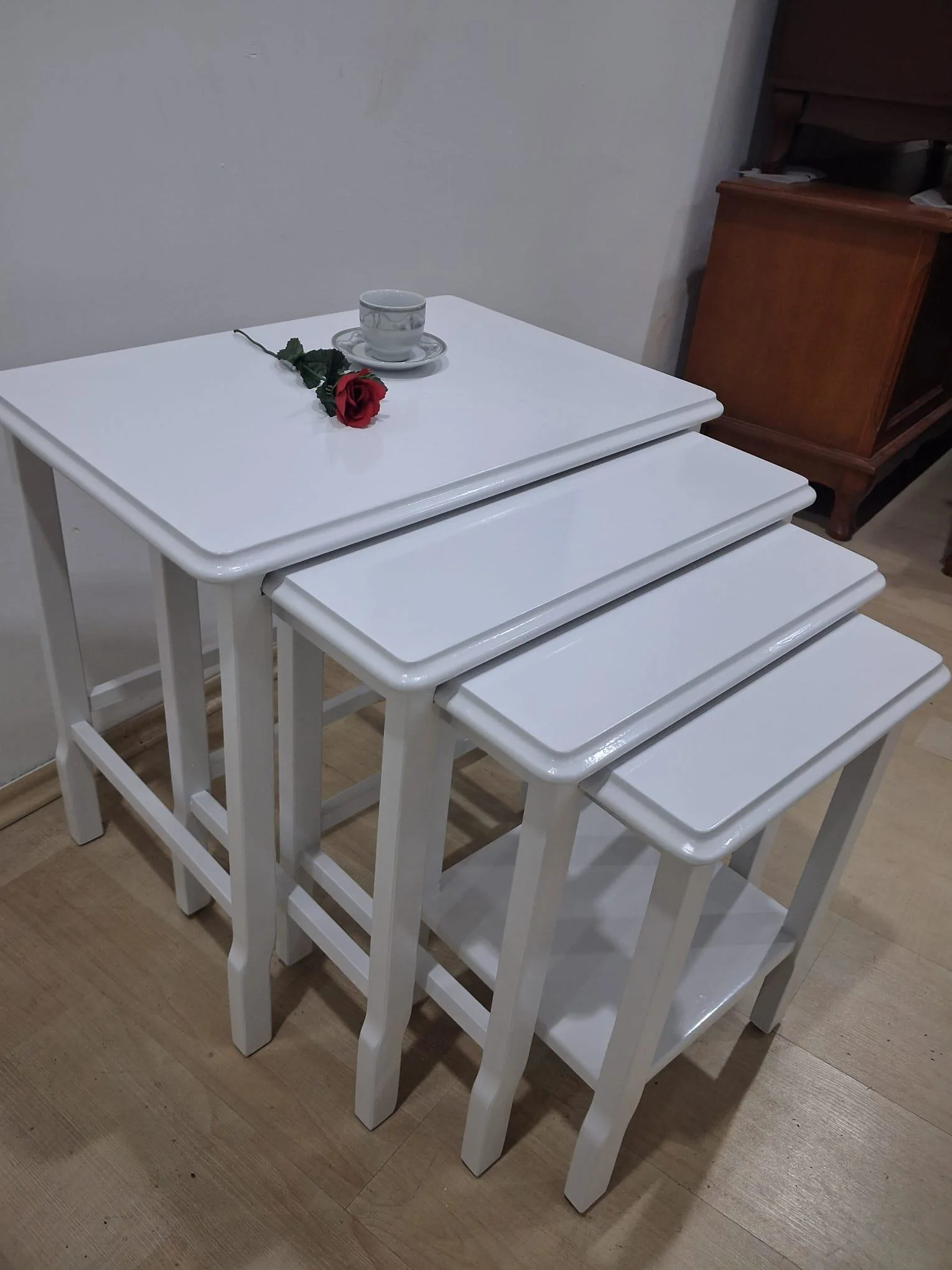 Zigon Sehpa 14608 Klasik Model Ahşap Kayın Parlak Beyaz Lake Renk 4lü El Yapım Fiyatı, Yorumları ve Özellikleri