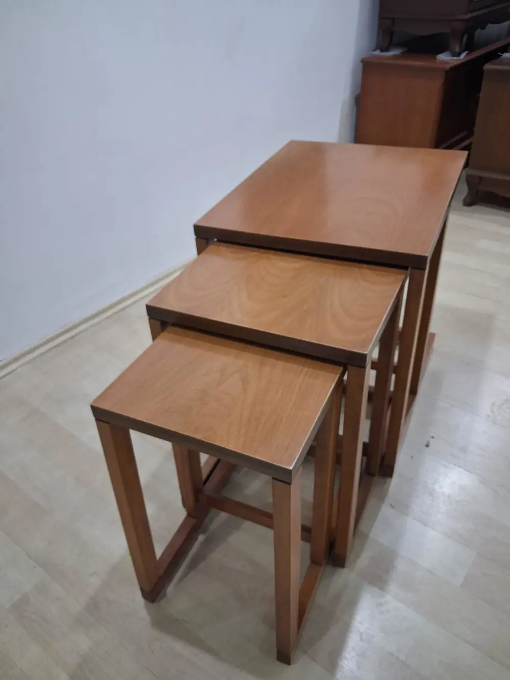 Zigon Sehpa 90588 Ilgz C Dörtlü Lake Ceviz Kayın Tekerlekli Ayak Zigon Sehpa 90588 Ilgz C Dörtlü Lake Ceviz Kayın Tekerlekli Ayak