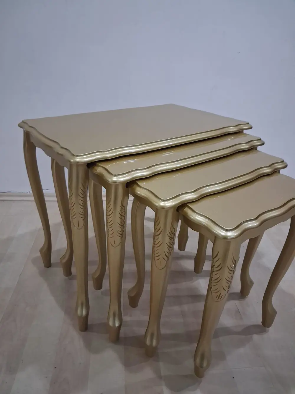 Zigon ST 17936 Klasik Model sehpa Parlak Gold renk Kayın Aslan Oy Zigon ST 17936 Klasik Model sehpa Parlak Gold renk Kayın Aslan Oy