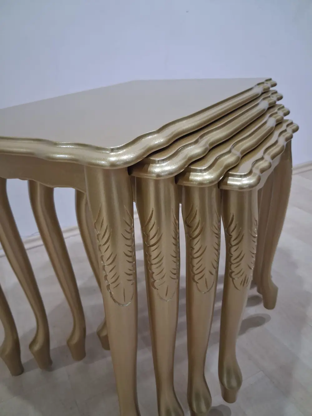 Zigon ST 17936 Klasik Model sehpa Parlak Gold renk Kayın Aslan Oy Zigon ST 17936 Klasik Model sehpa Parlak Gold renk Kayın Aslan Oy