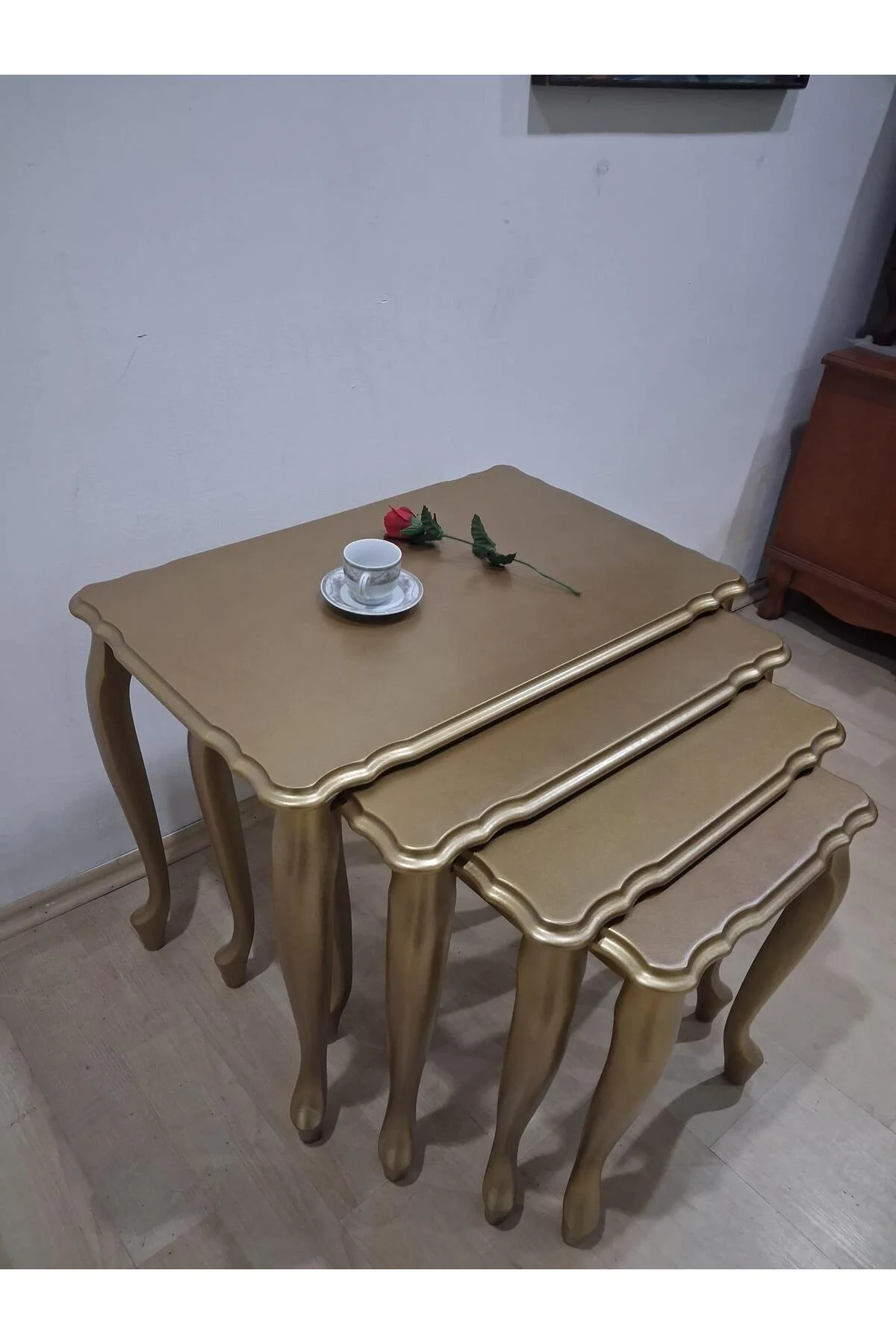 Zigon ST 90640 Klasik Model Sehpa Parlak Gold Renk Kayın Aslan Ayak El Yapım - Görsel 3