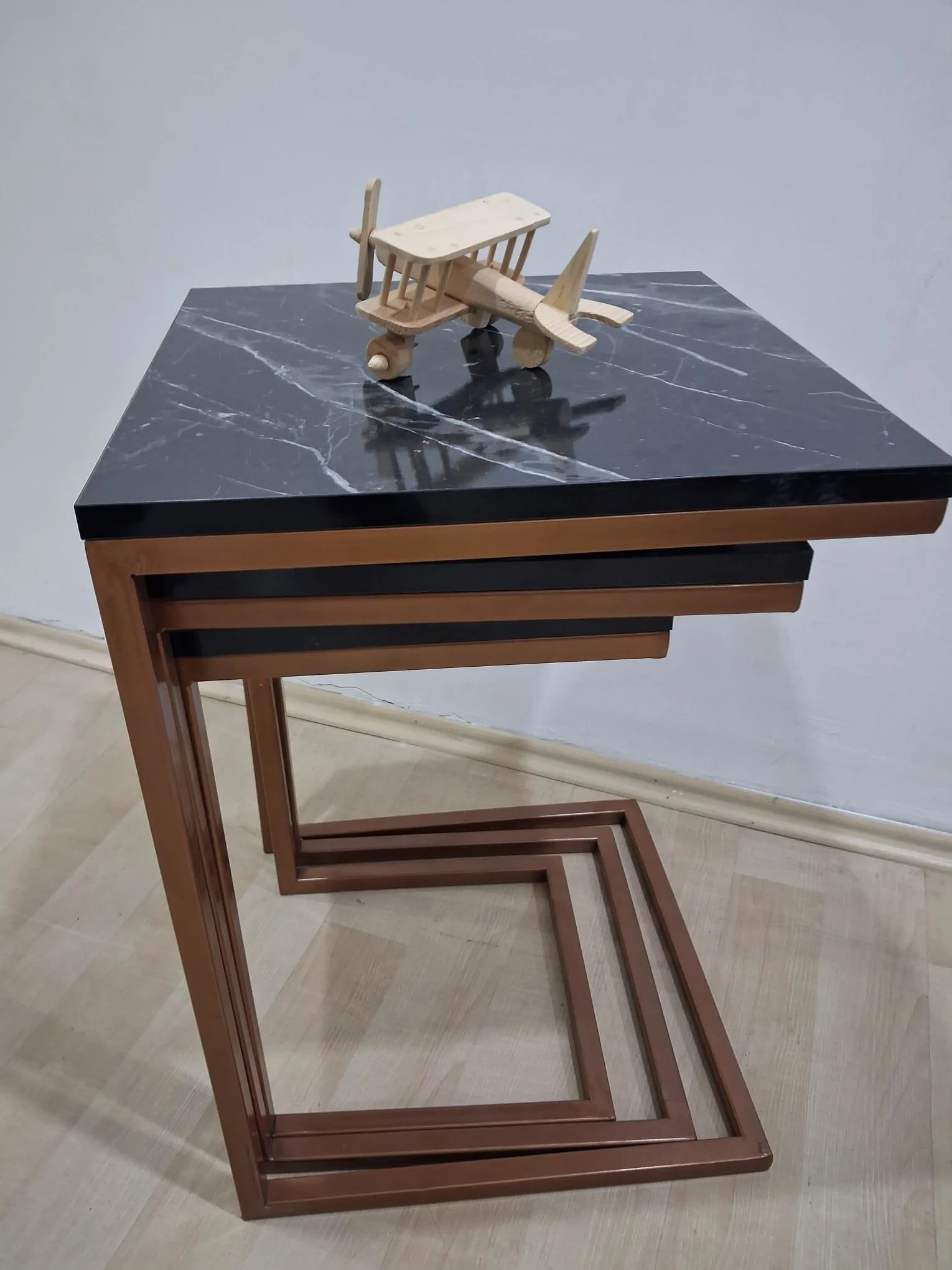 Zigon ZLF 14138 Model ROSE bakır renk Kaplam ayak MDF siyah mermer tabla El Yapım Fiyatı, Yorumları ve Özellikleri