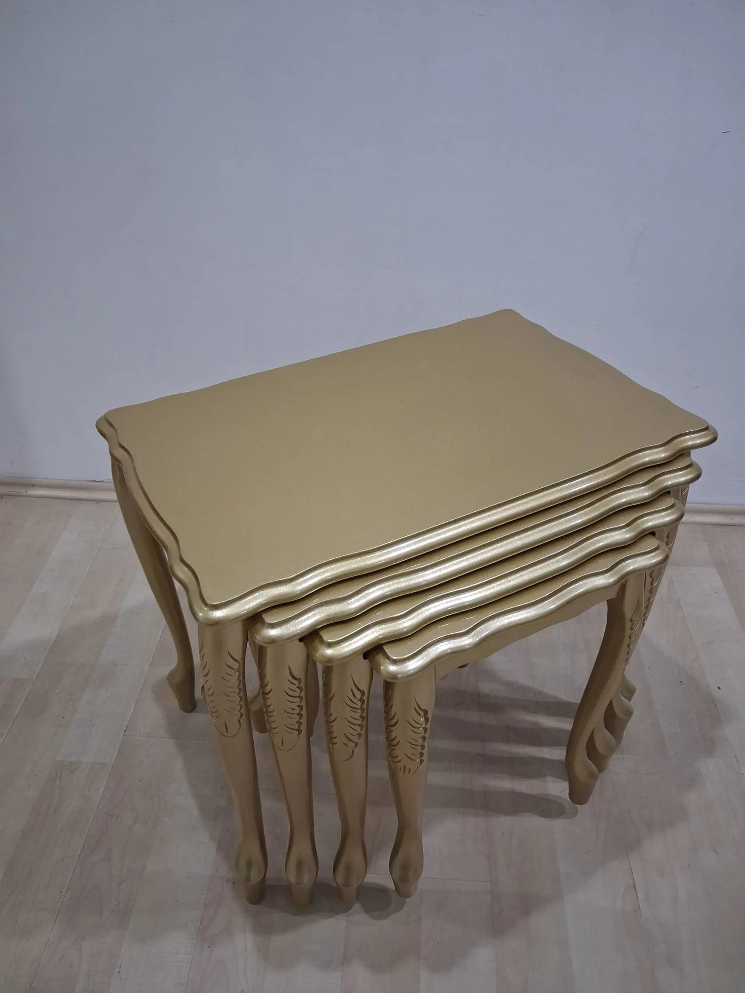 Zigon13742 klasik Model Sehpa Kayın Torna Aslan ayak Parlak GOLD Lake MDF El Yapı Zigon13742 klasik Model Sehpa Kayın Torna Aslan ayak Parlak GOLD Lake MDF El Yapı