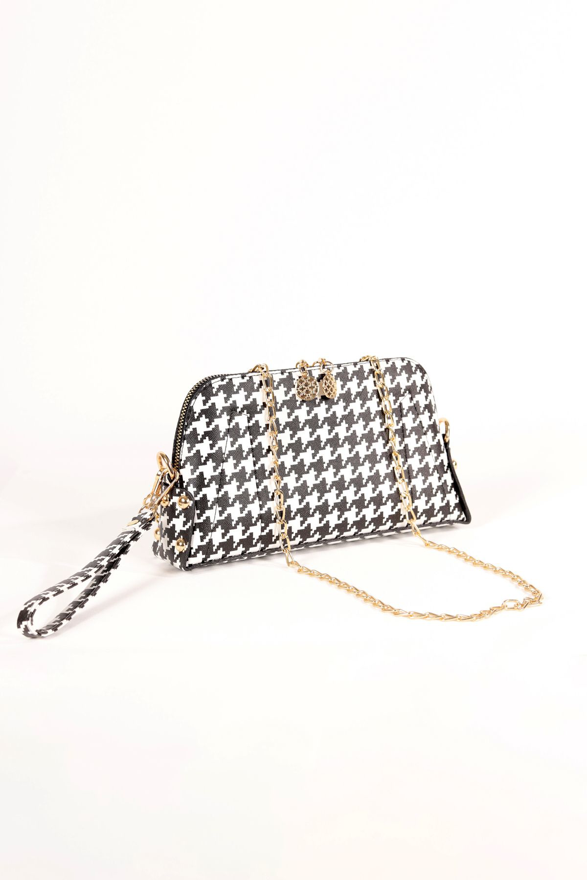 Zincir Askılı Çanta Siyah Beyaz Desenli