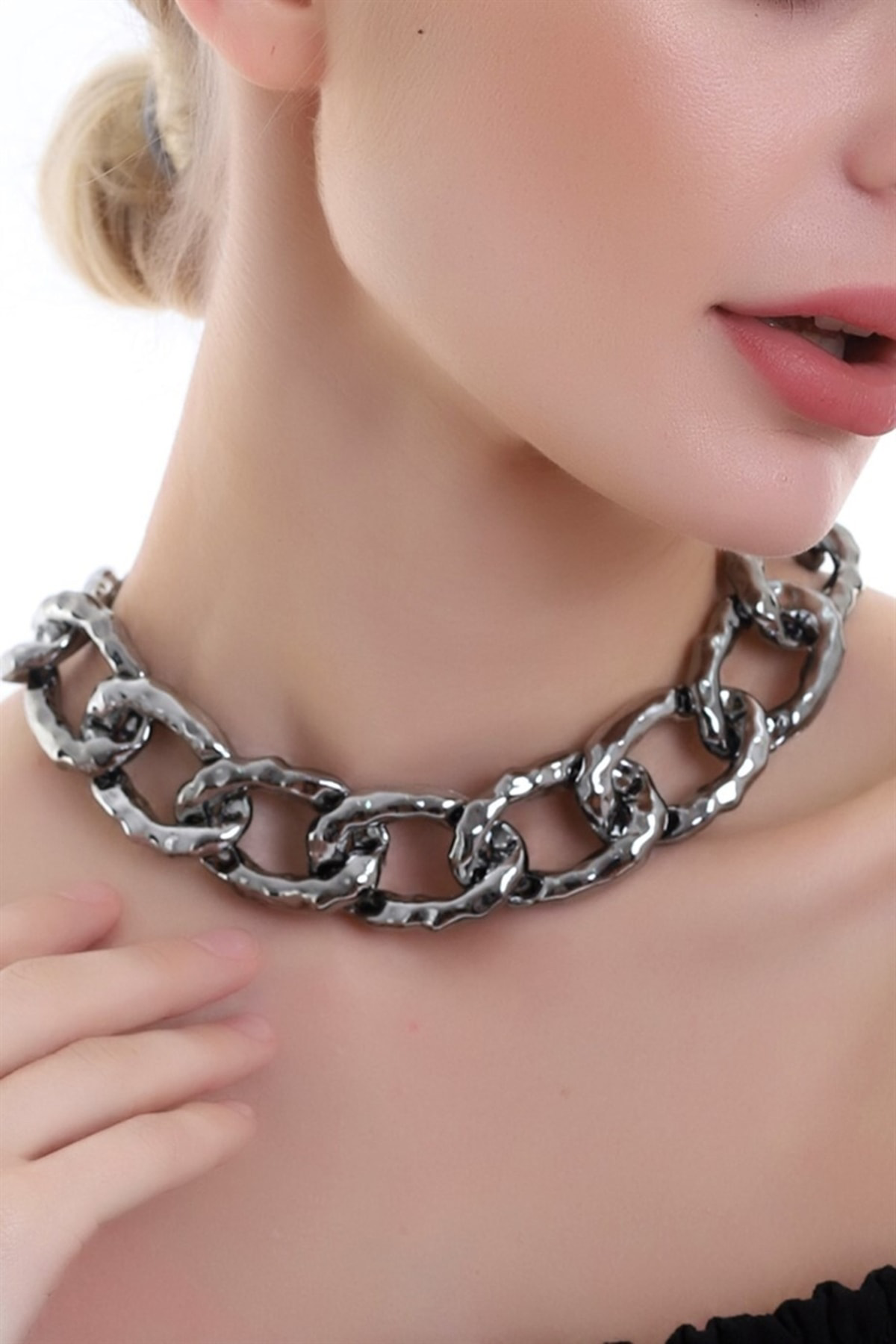 Zincir Desenli Sade Zarif Ve Şık Zincir Kolye