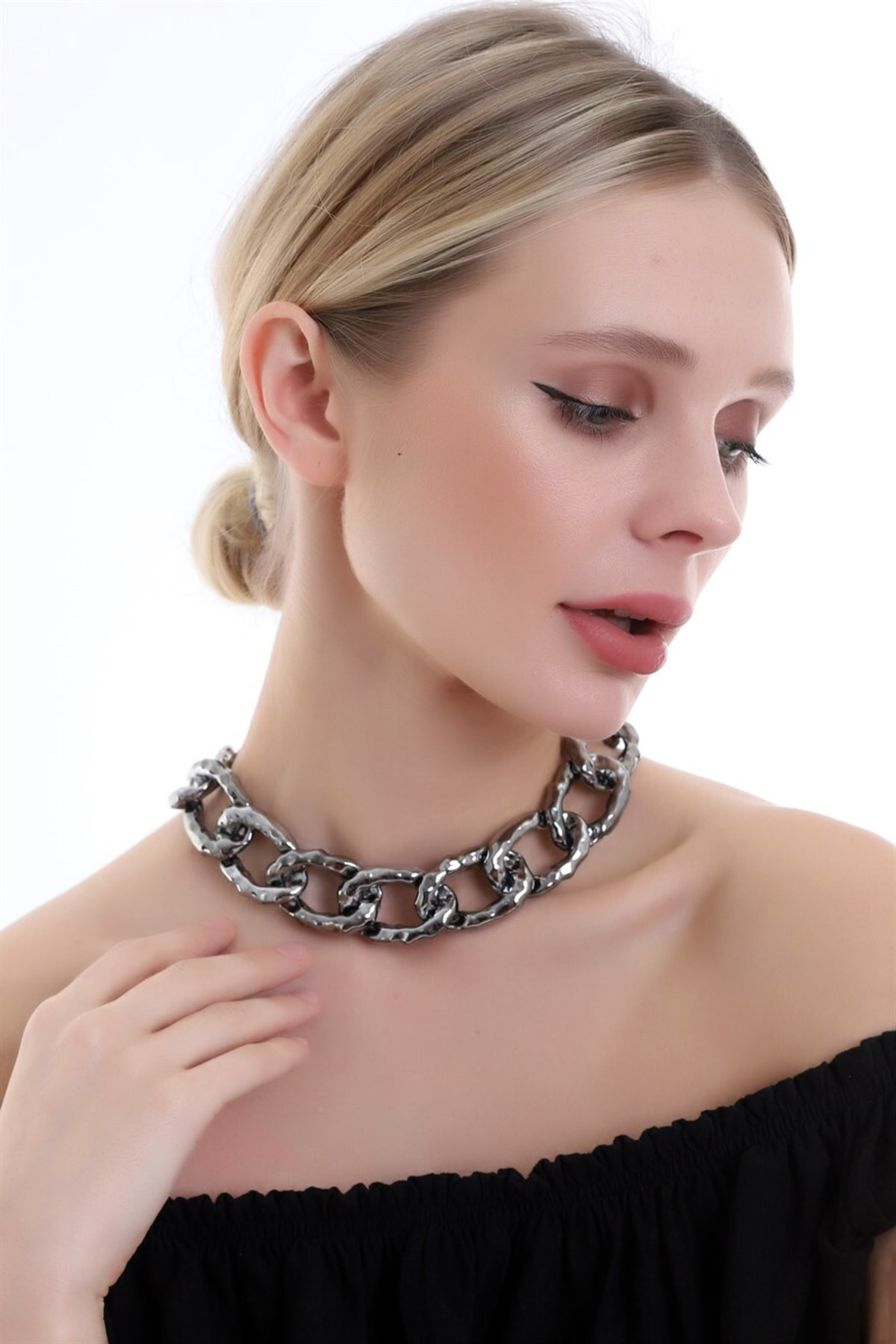 Zincir Desenli Sade Zarif Ve Şık Zincir Kolye