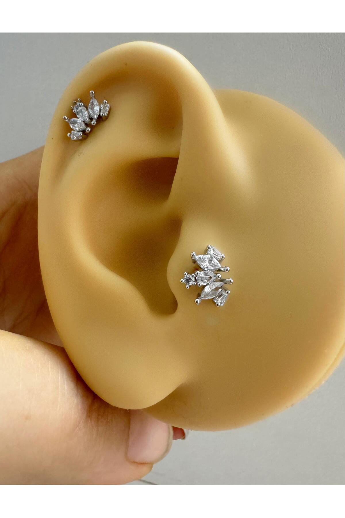 ZİRKON TAŞLI 1 ADET TRAGUS HELİX KIKIRDAK CONCH UYUMLU PİERCİNG