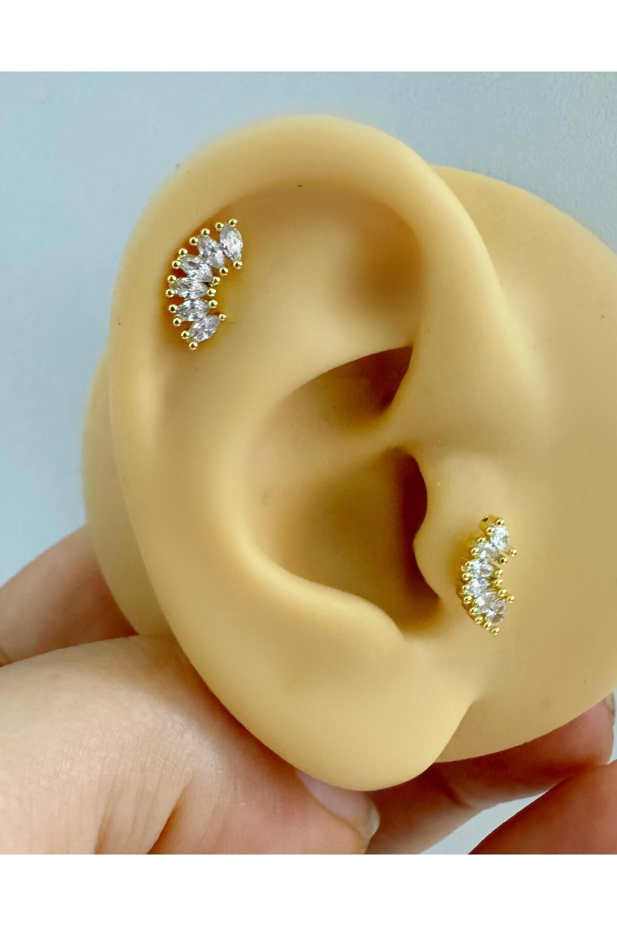 ZİRKON TAŞLI 1 ADET ÖNDEN TAKMALI ARKASI DÜZ TRAGUS HELİX KIKIRDAK CONCH UYUMLU PİERCİNG