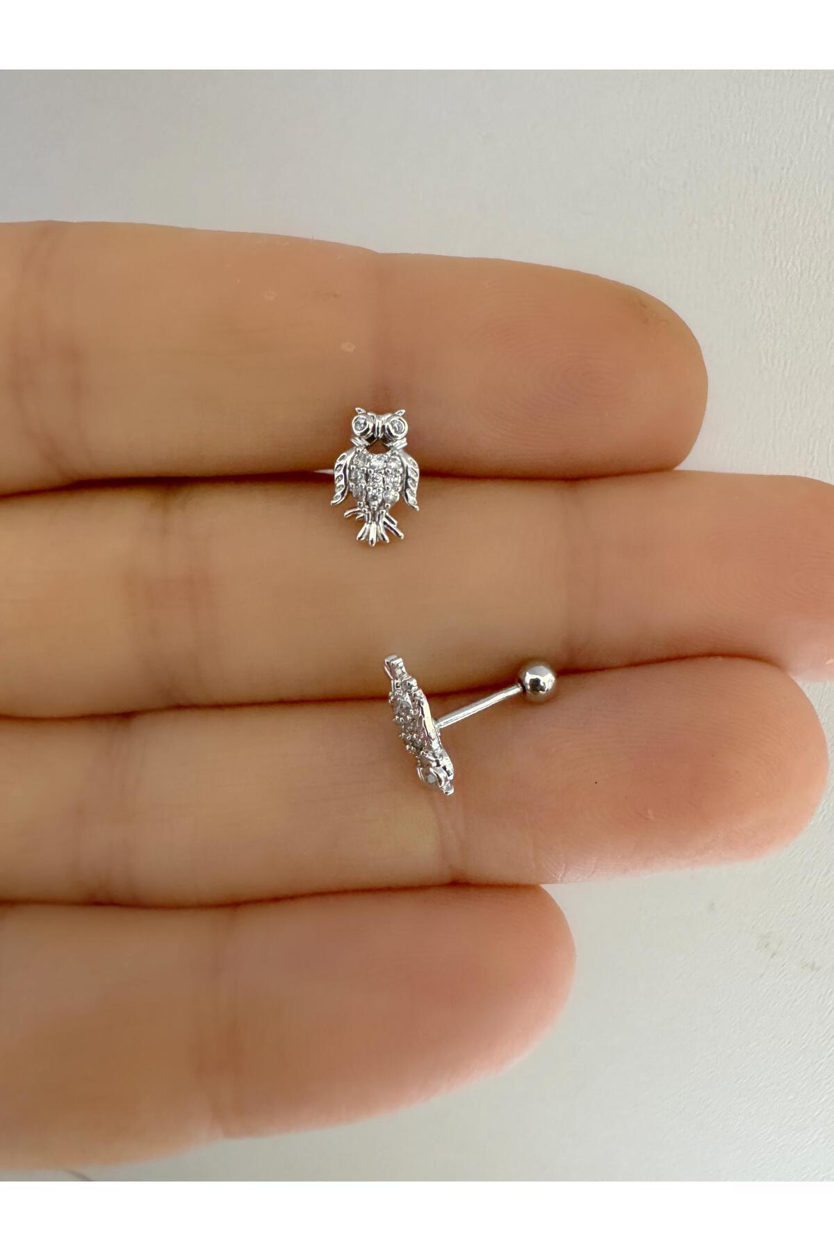 ZİRKON TAŞLI 1 ADET BAYKUŞ TRAGUS HELİX KIKIRDAK KULAK MEMESİ UYUMLU PİERCİNG KÜPE ZİRKON TAŞLI 1 ADET BAYKUŞ TRAGUS HELİX KIKIRDAK KULAK MEMESİ UYUMLU PİERCİNG KÜPE