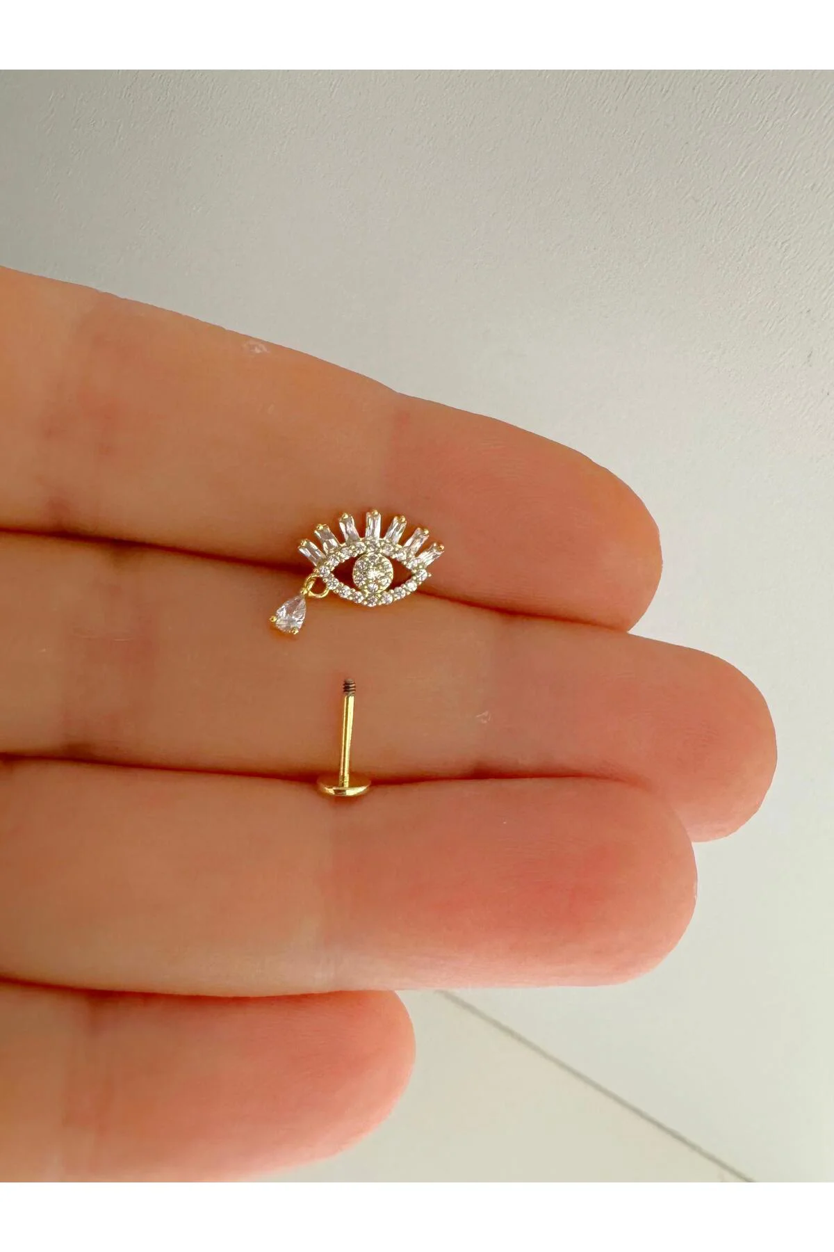 zirkon taşlı 1 adet arkası düz önden takmalı damlalı göz tragus kıkırdak lobe uyumlu piercing küpe Fiyatı, Yorumları ve Özellikleri
