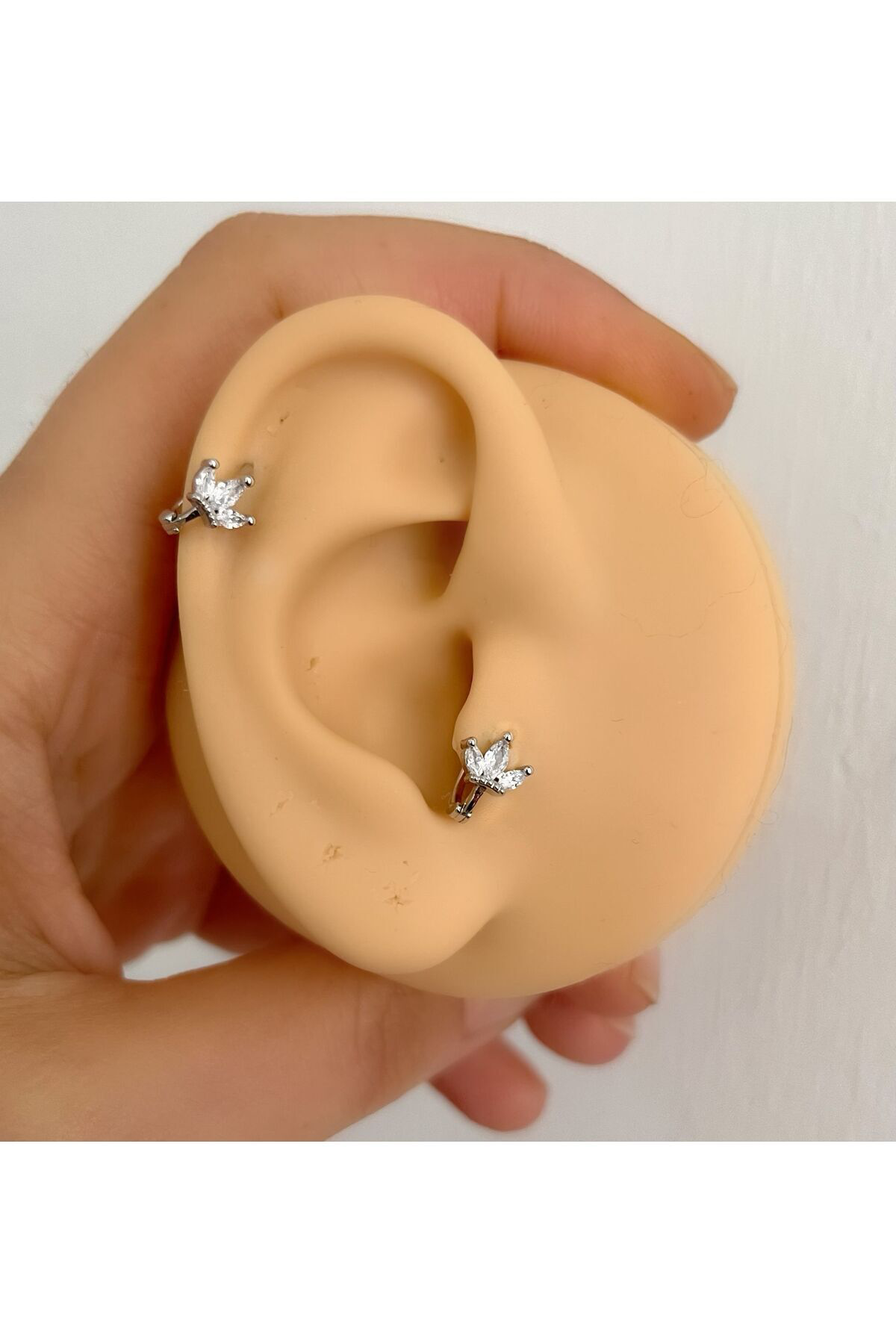 ZİRKON TAŞLI 1 ADET LOTUS TRAGUS HELİX KIKIRDAK LOBE UYUMLU HALKA PİERCİNG KÜPE