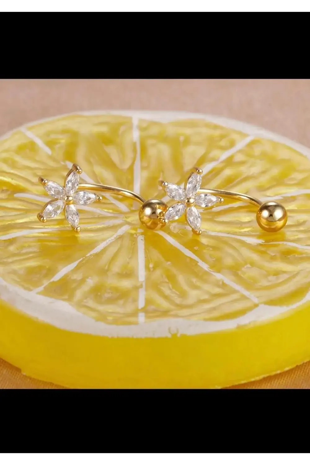 Arescollection Zirkon Taşlı Çiçek Model 1 Adet Kulak Memesi Helix Tragus Rook Uy