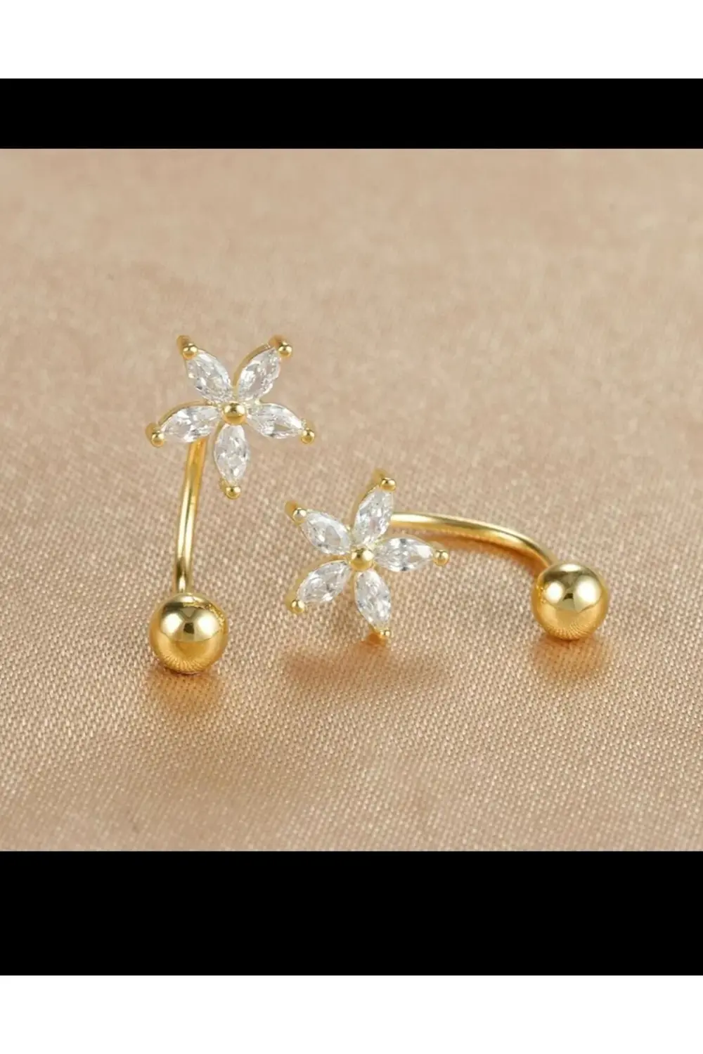 Arescollection Zirkon Taşlı Çiçek Model 1 Adet Kulak Memesi Helix Tragus Rook Uy