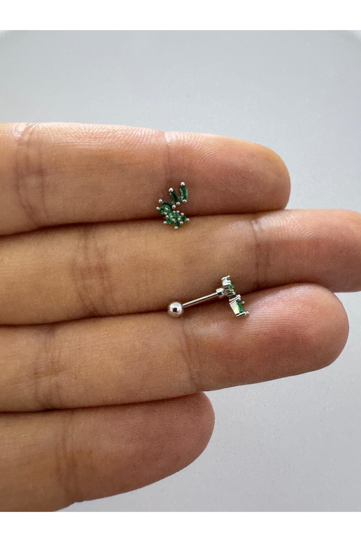 ZİRKON TAŞLI HELİX TRAGUS LOBE UYUMLU 1 ADET PİERCİNG KÜPE