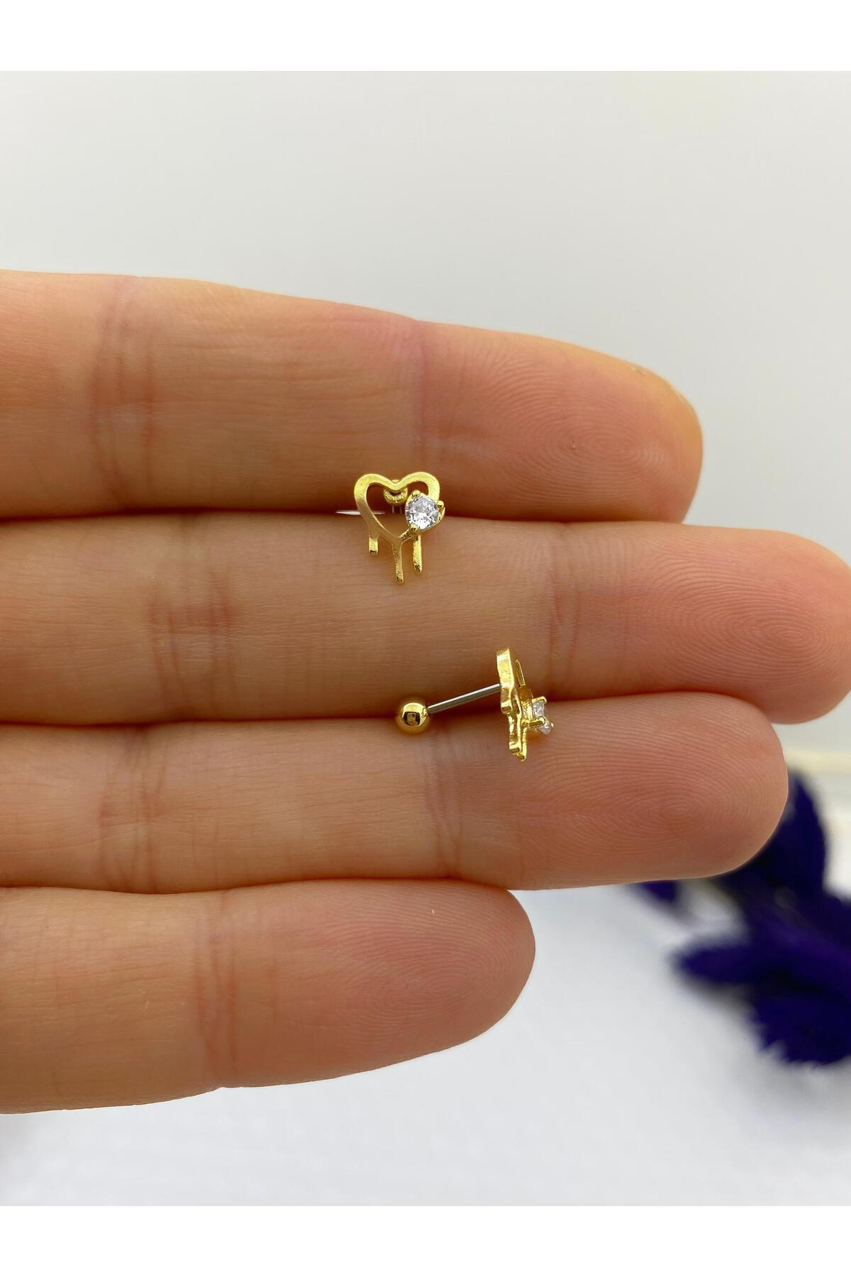 ZİRKON TAŞLI KALP FİGÜRLÜ TRAGUS HELİX KIKIRDAK KULAK MEMESİ LOBE UYUMLU 1 ADET PİERCİNG KÜPE