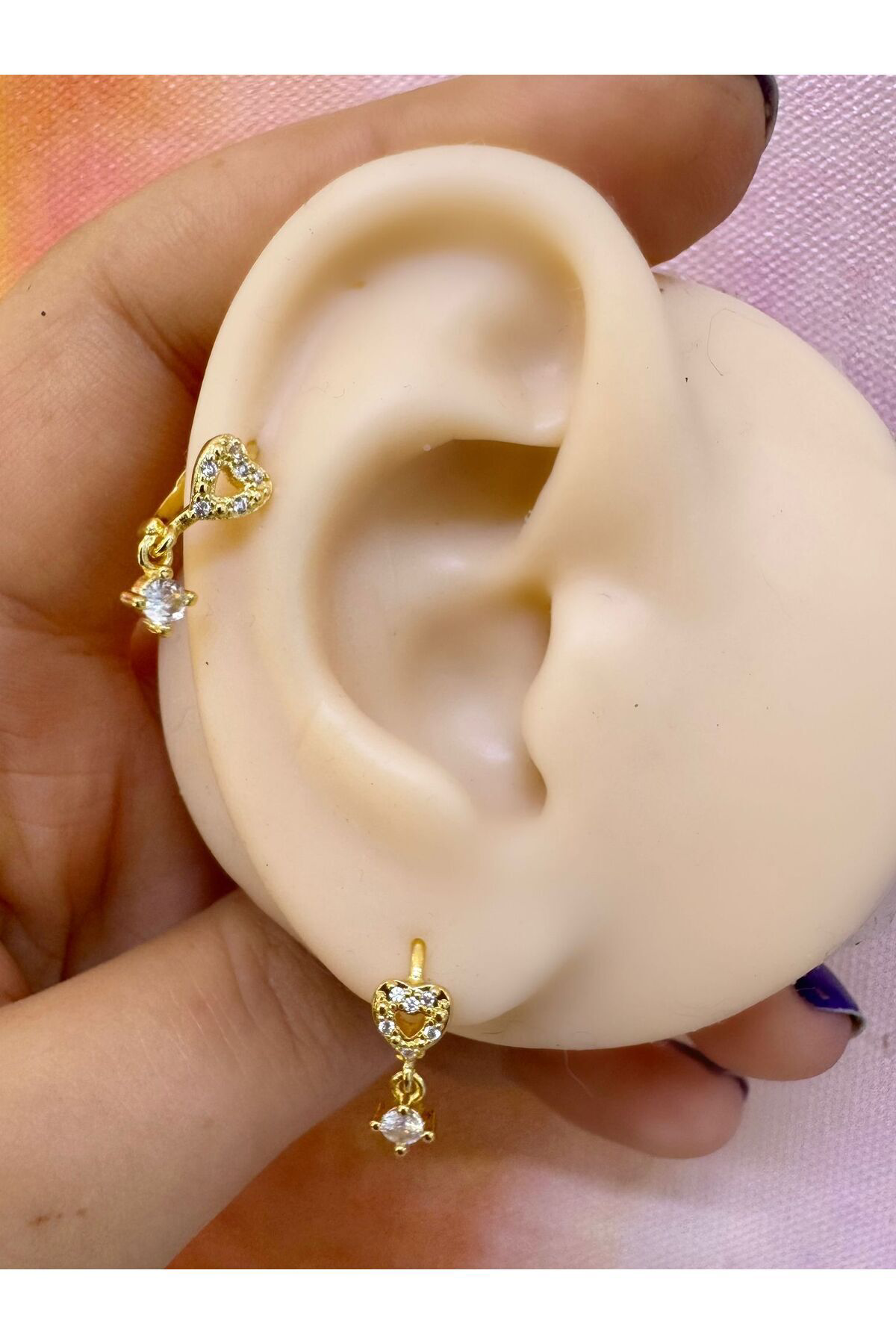 zirkon taşlı kalpli 1 adet helix lobe uyumlu piercing küpe (8 mm halka çapı )