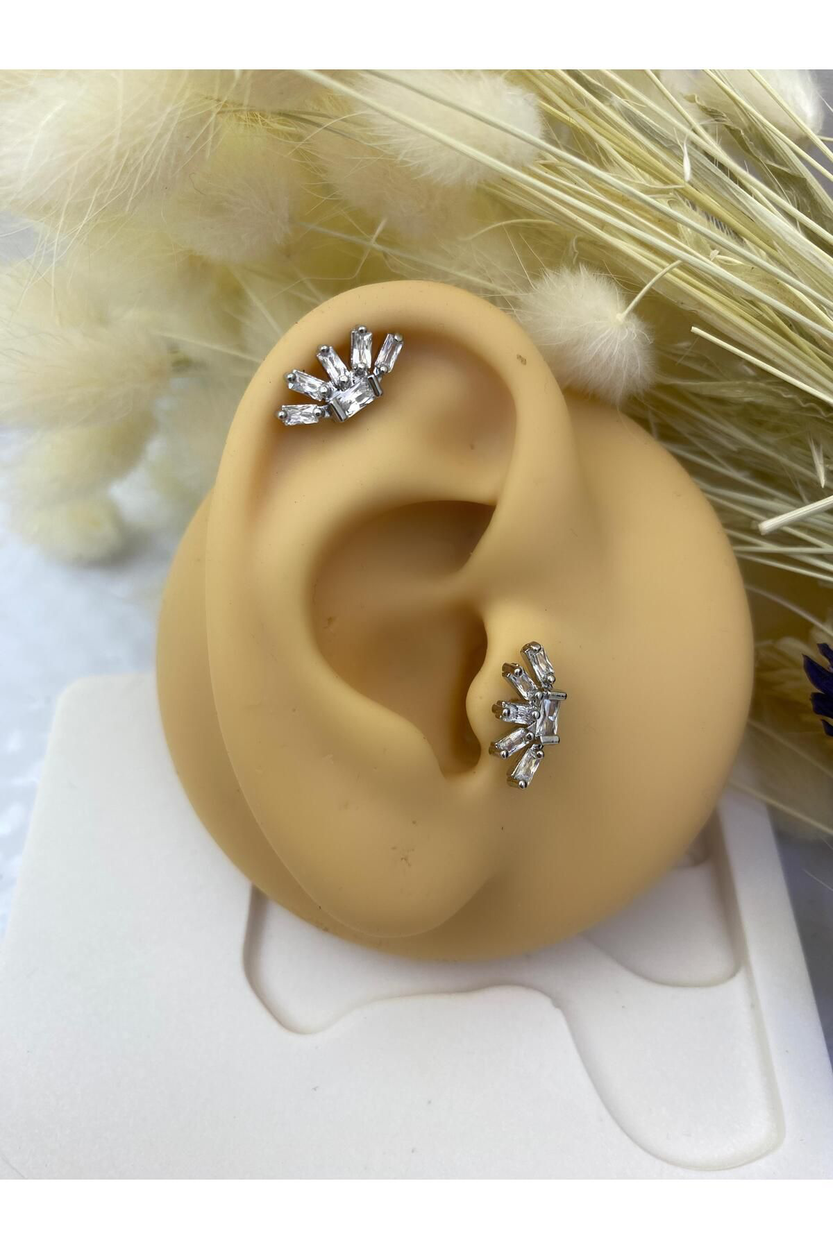 zirkon taşlı kıkırdak tragus lobe uyumlu 1 adet piercing