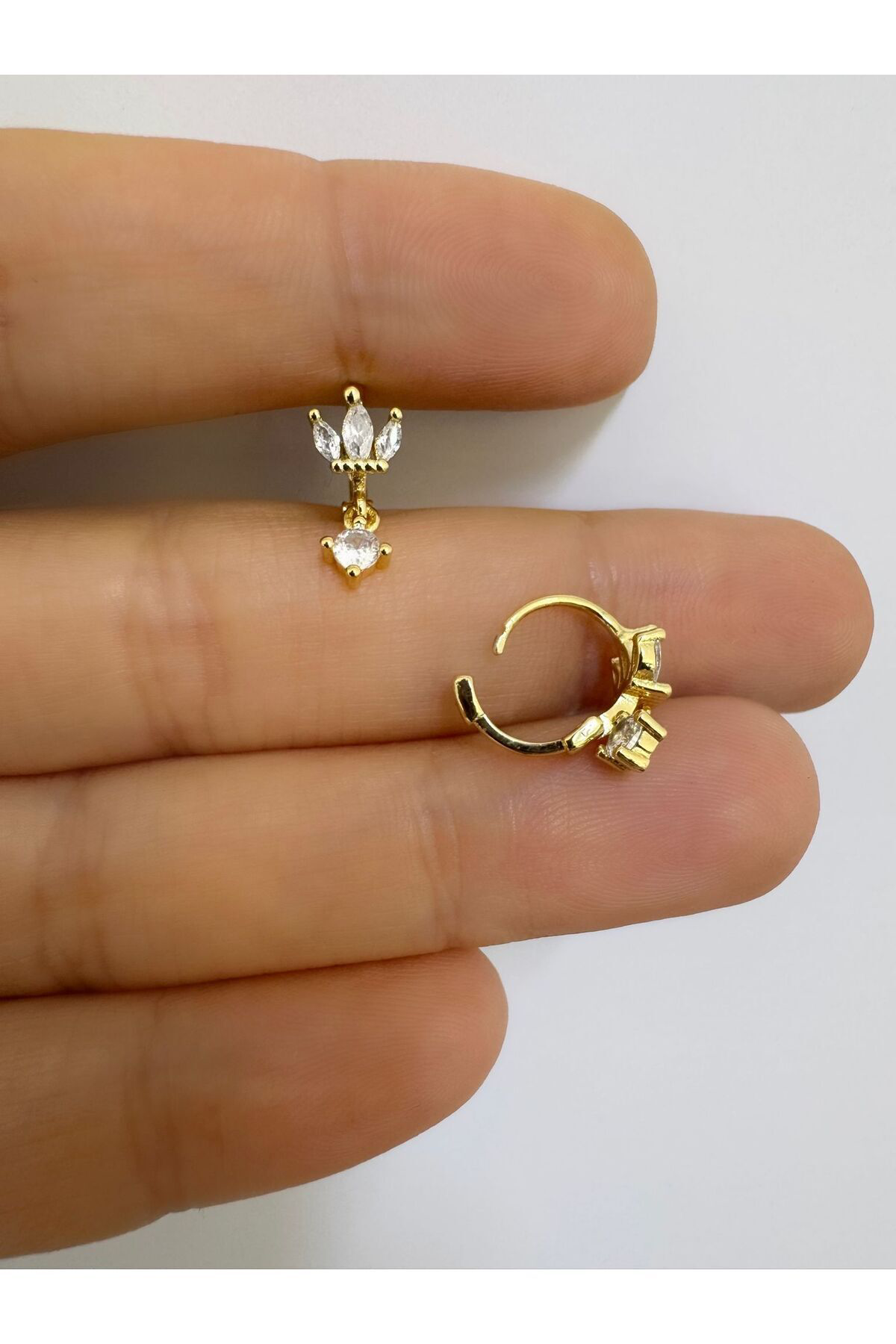 zirkon taşlı lotus 1 adet helix lobe uyumlu piercing küpe (8 mm halka çapı )