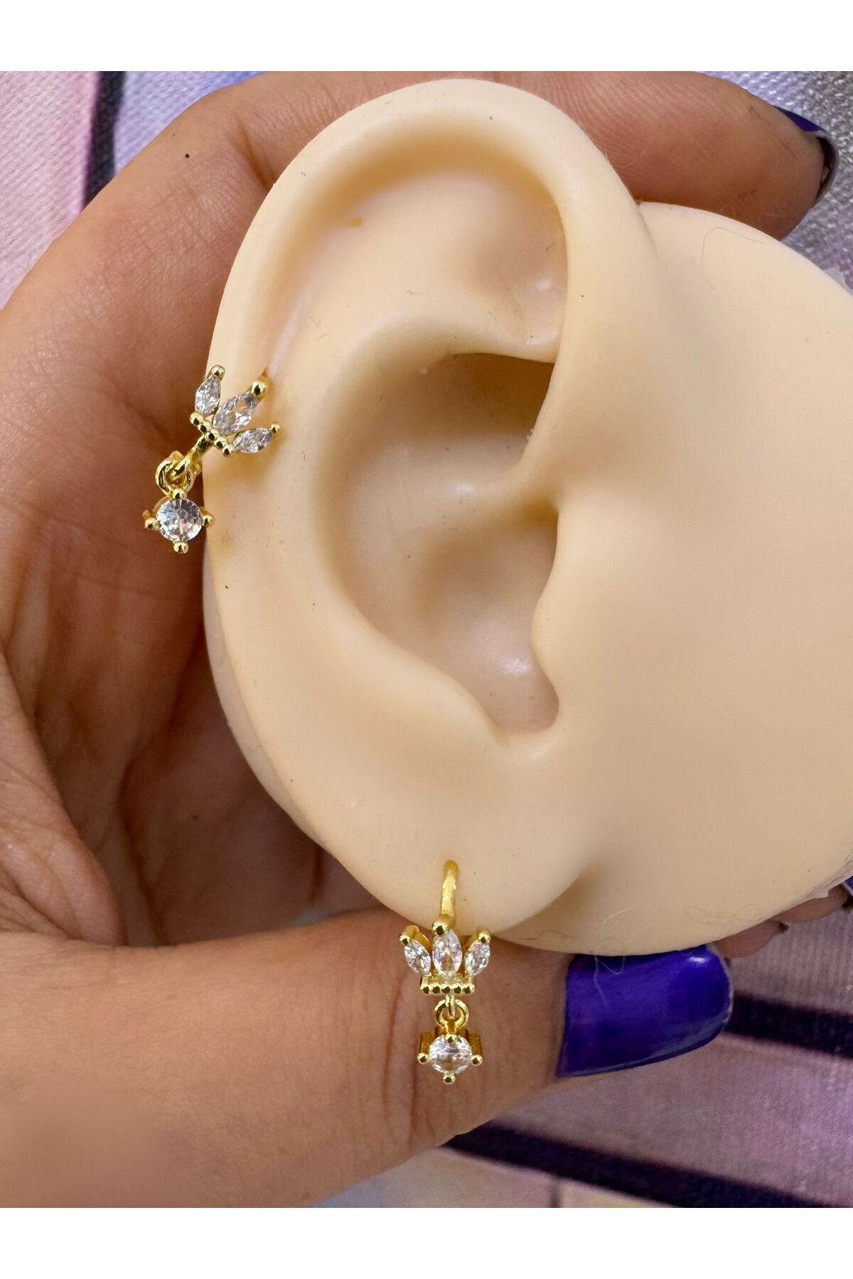 zirkon taşlı lotus 1 adet helix lobe uyumlu piercing küpe (8 mm halka çapı )