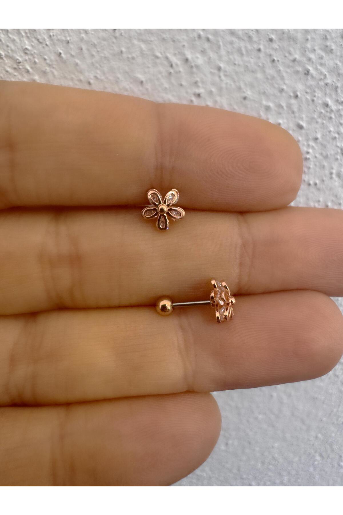 zirkon taşlı rosegold çiçek tragus helix lobe uyumlu piercing 1 adet