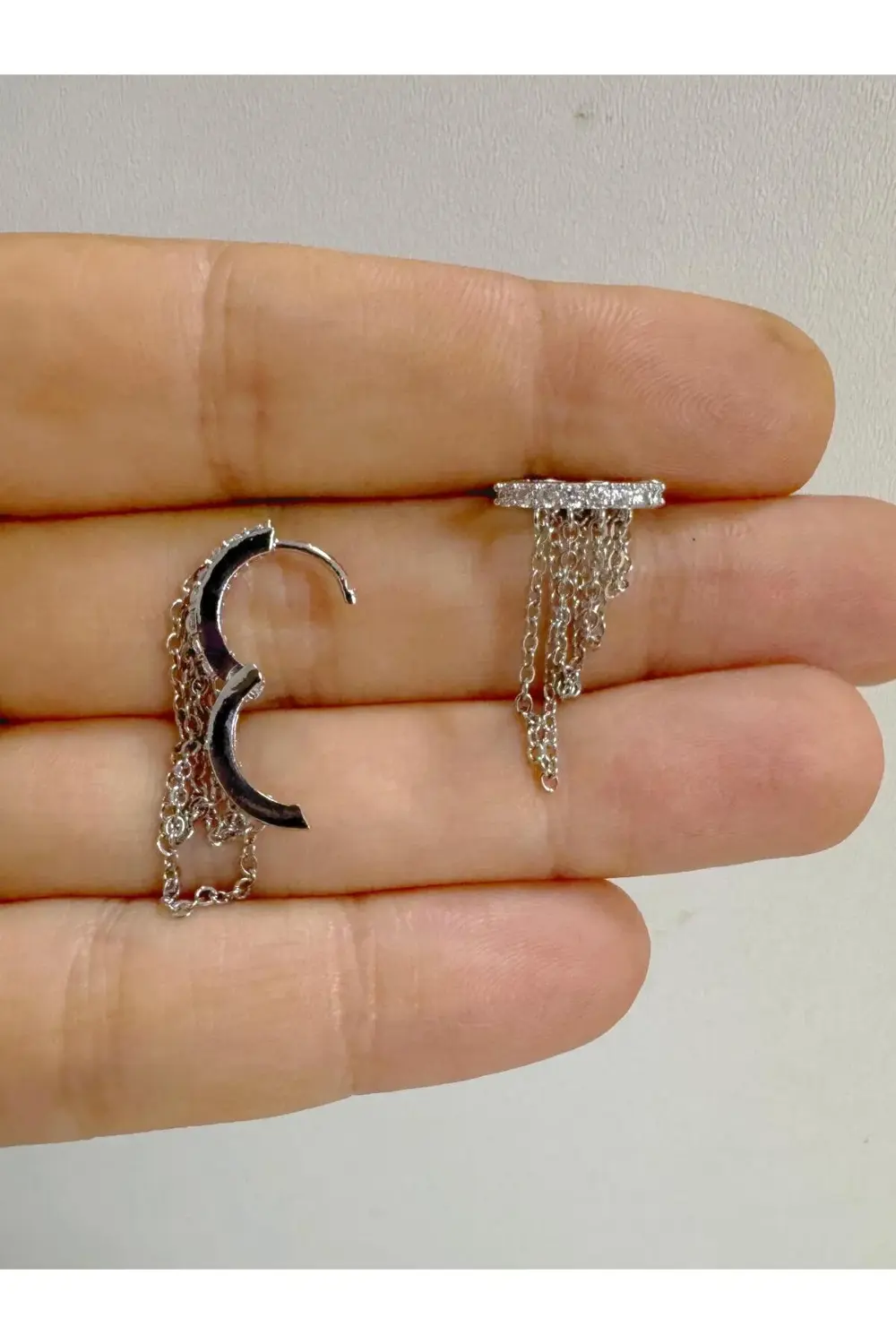 ZİRKON TAŞLI SAĞ KULAK UYUMLU 1 ADET 4 SIRA ZİNCİRLİ HELİX LOBE