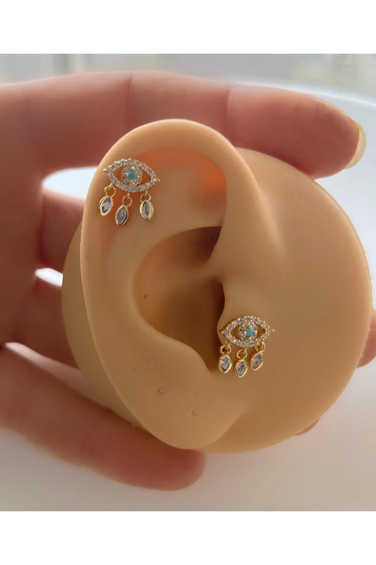 ZİRKON TAŞLI SALLANTILI GÖZ TRAGUS HELİX KIKIRDAK LOBE UYUMLU PİERCİNG KÜPE (1 ADET)