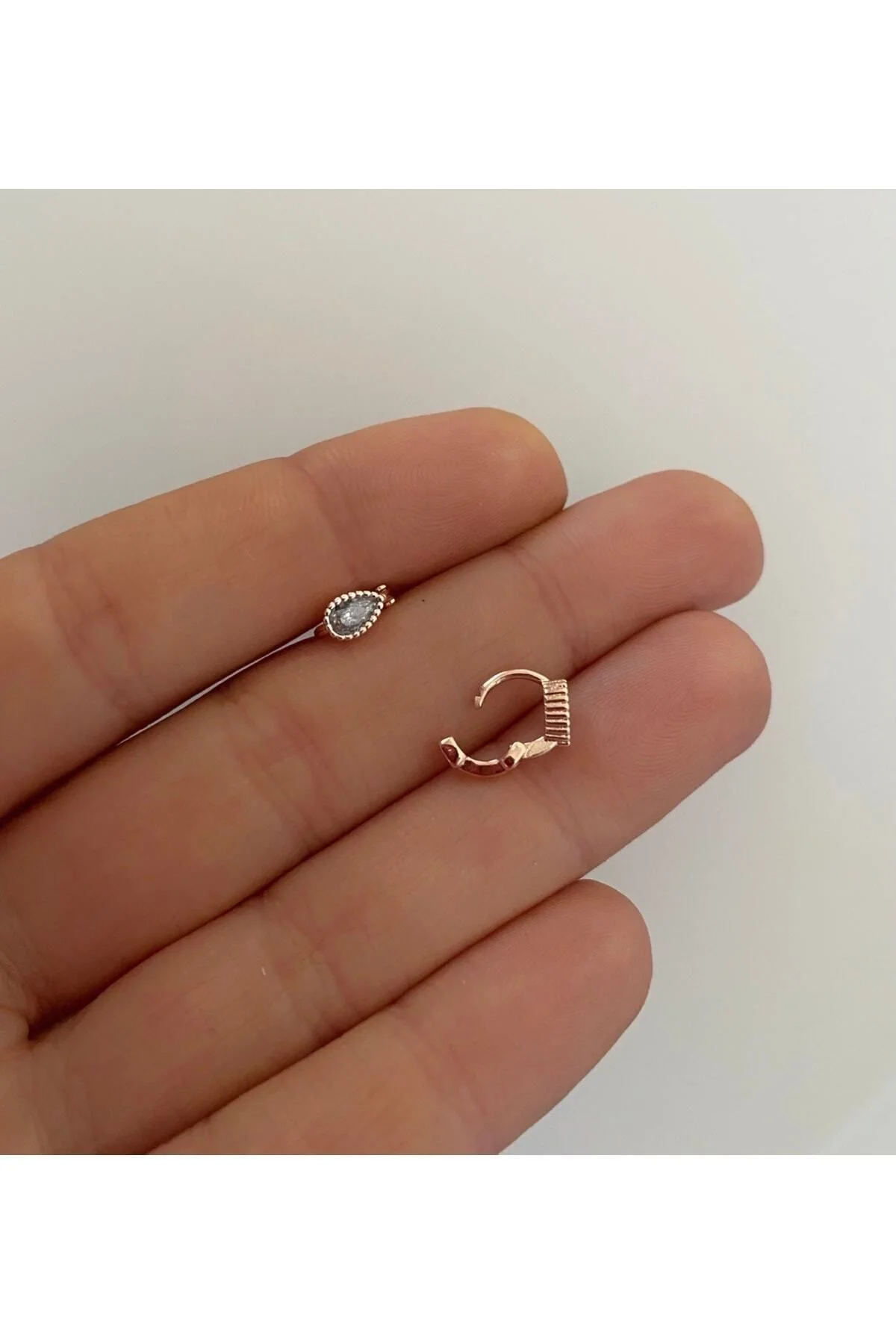 Zirkon Taşlı Tragus Rook Lobe Uyumlu Damla Model Mini Halka Piercing
